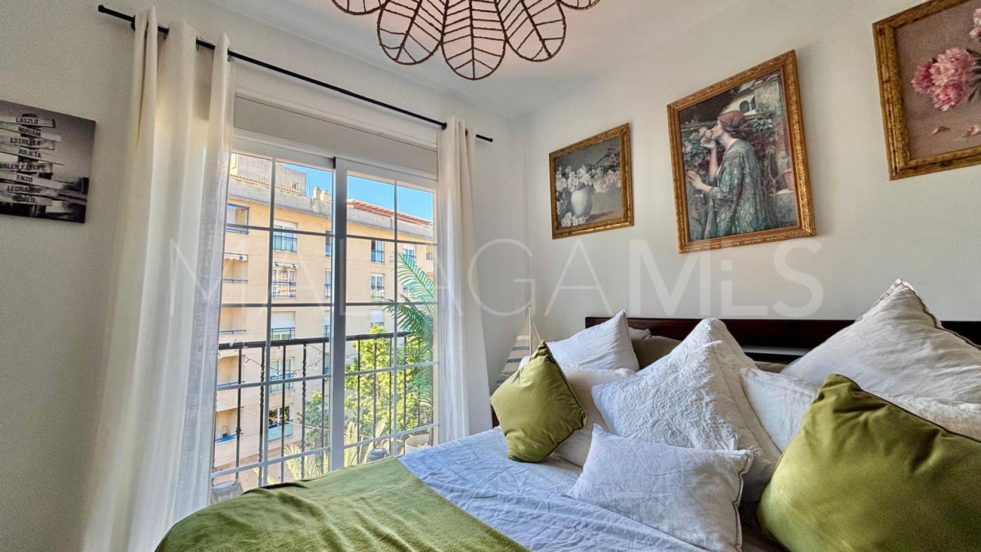 Zweistöckiges penthouse for sale in Estepona Centre