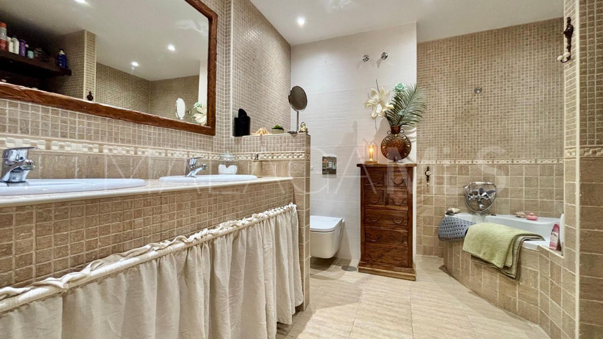 Zweistöckiges penthouse for sale in Estepona Centre