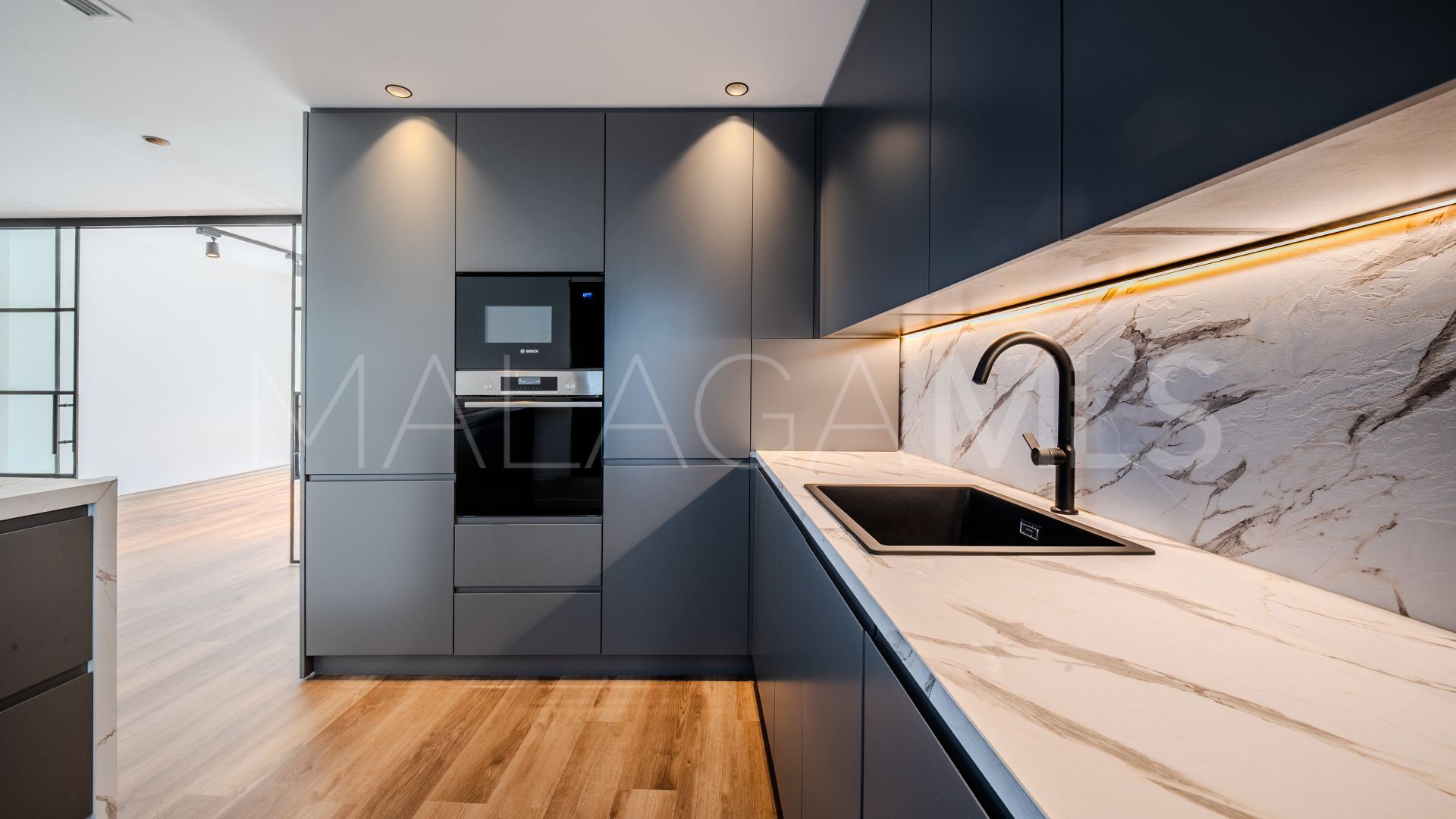 Buy adosado de 3 bedrooms in Estepona Casco Antiguo