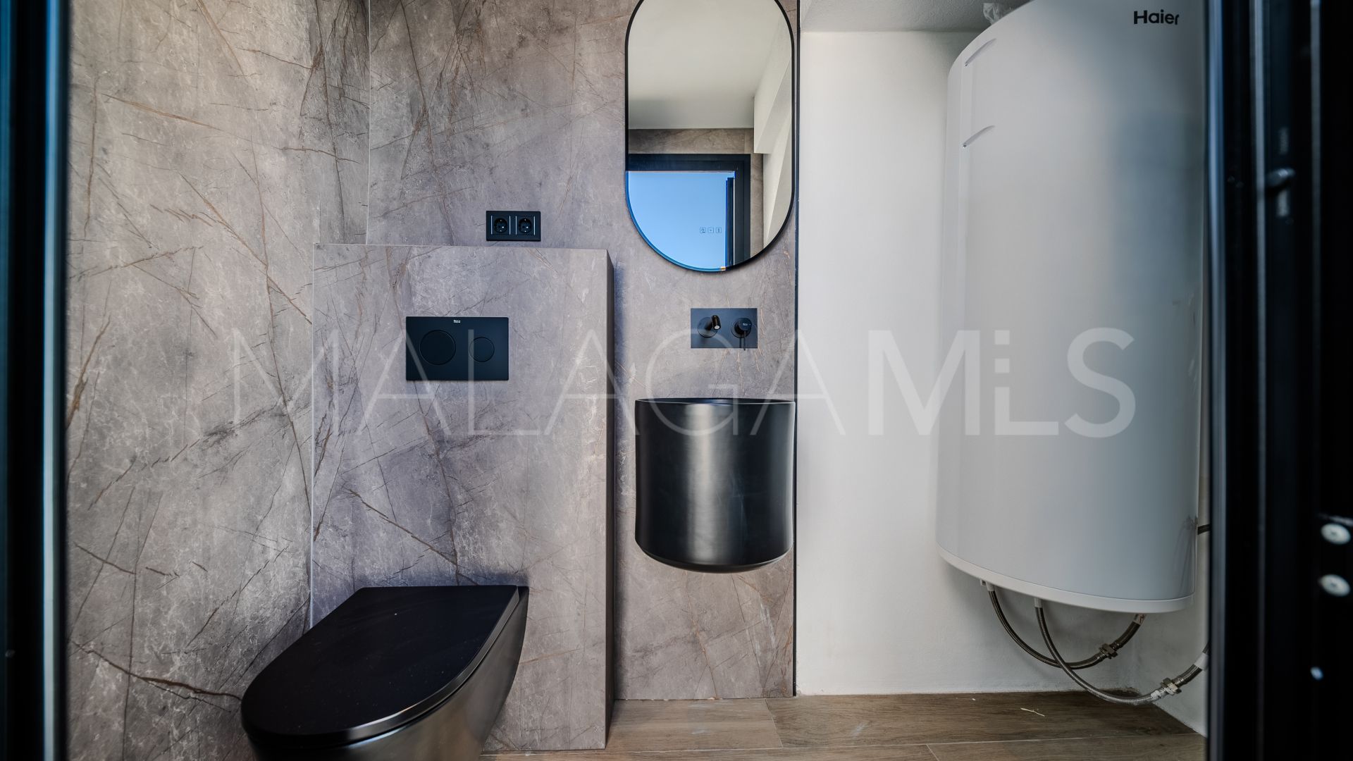 Buy adosado de 3 bedrooms in Estepona Casco Antiguo