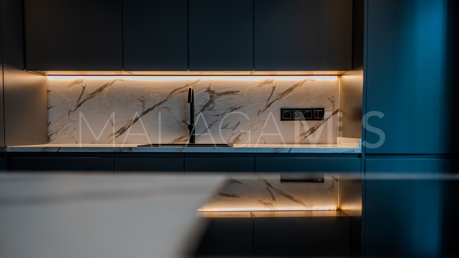 Buy adosado de 3 bedrooms in Estepona Casco Antiguo