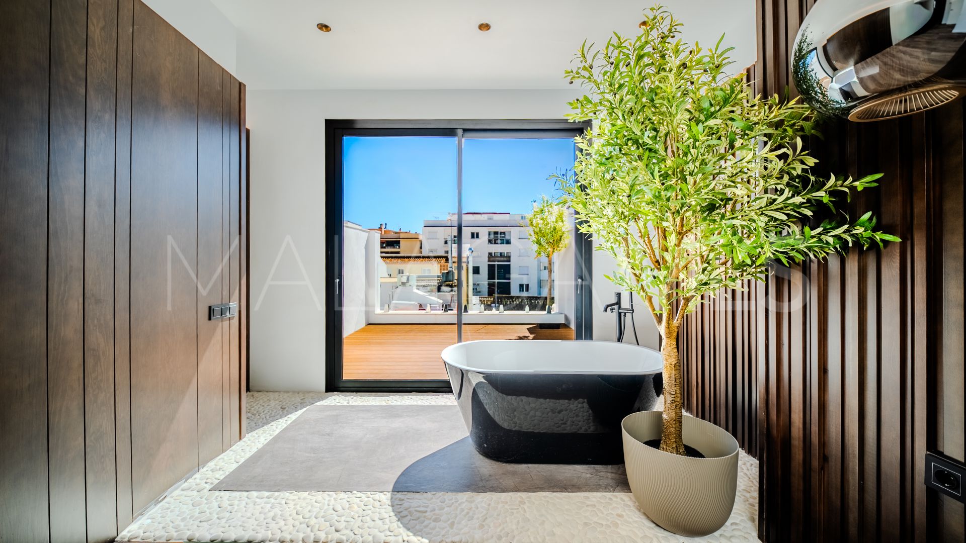 Buy adosado de 3 bedrooms in Estepona Casco Antiguo