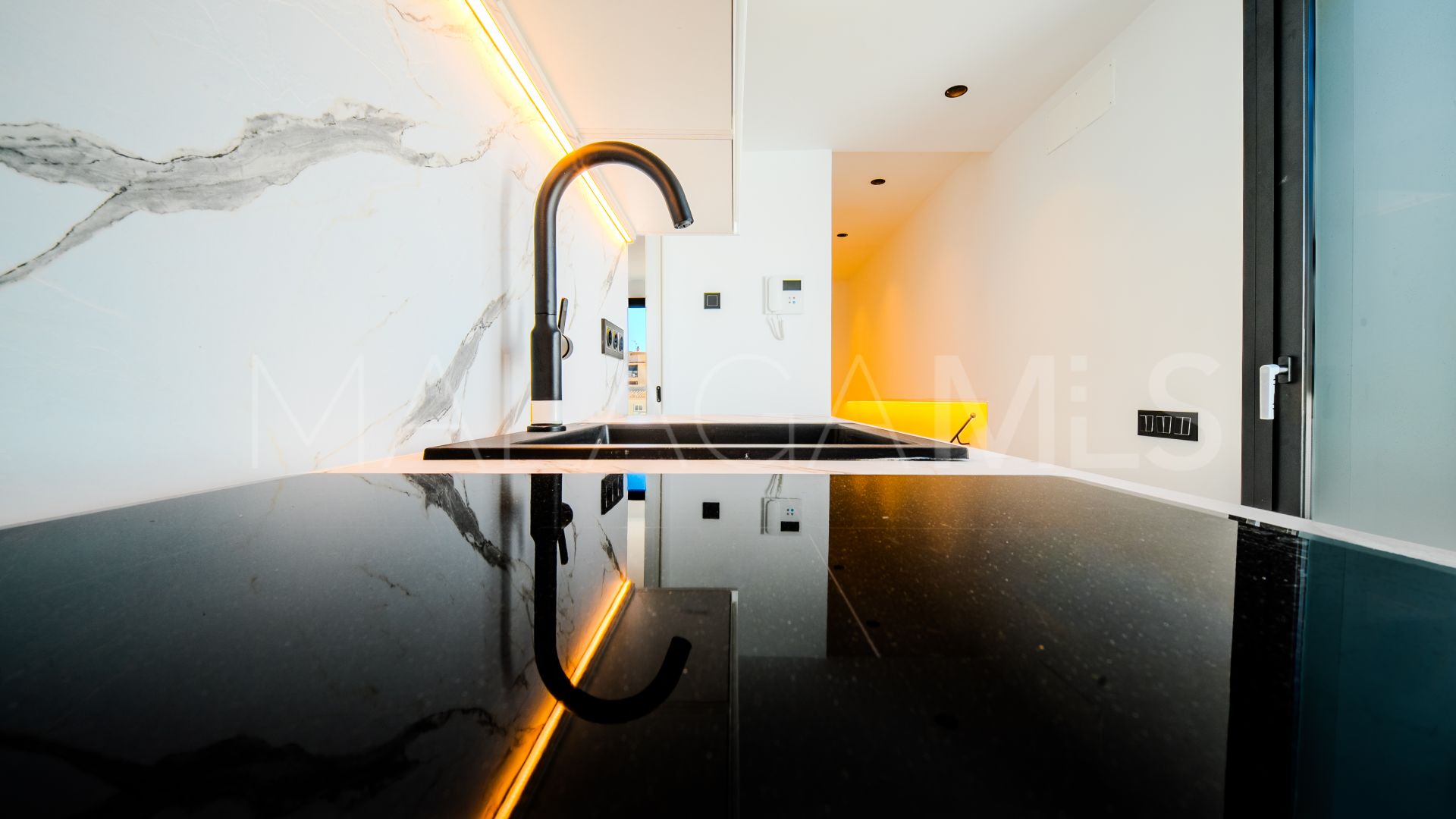 Buy adosado de 3 bedrooms in Estepona Casco Antiguo