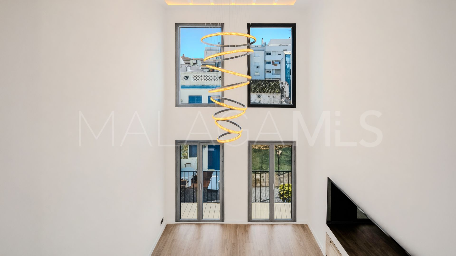 Buy adosado de 3 bedrooms in Estepona Casco Antiguo