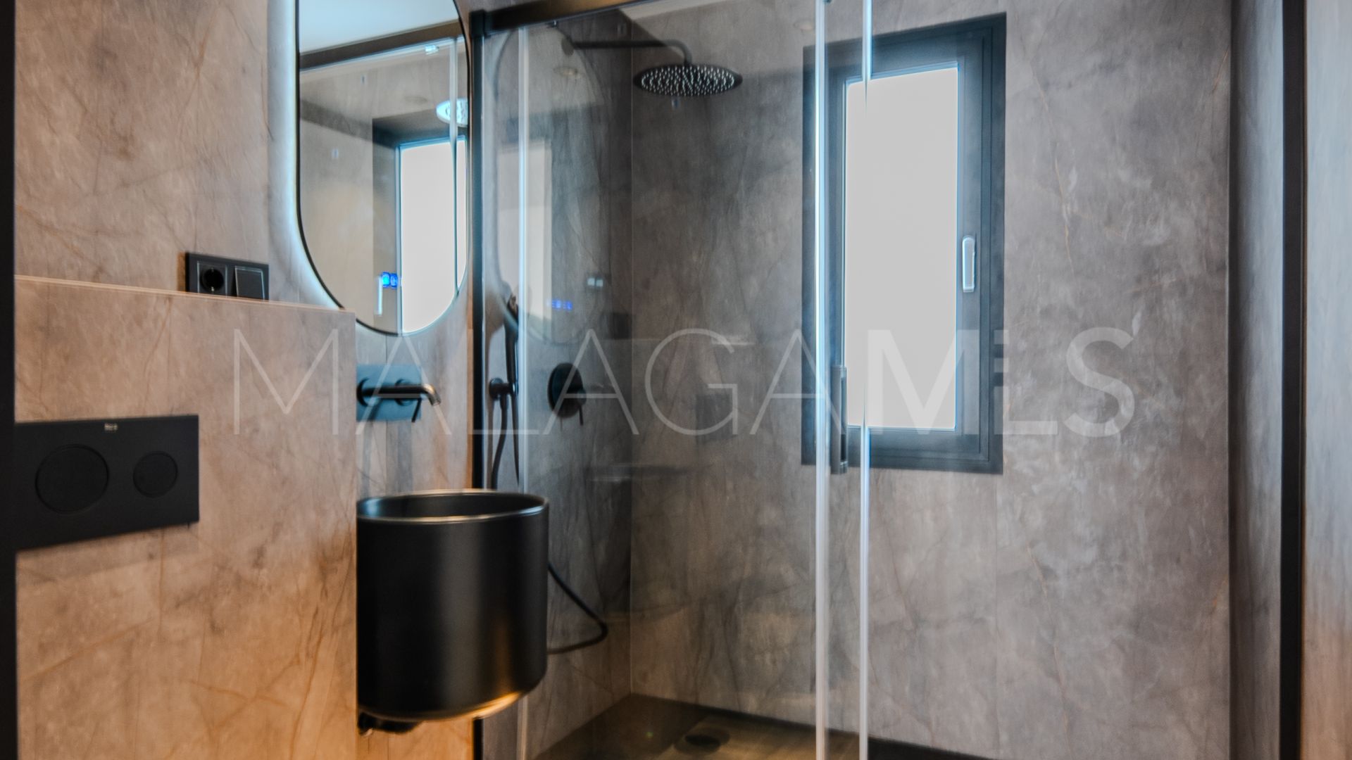 Buy adosado de 3 bedrooms in Estepona Casco Antiguo