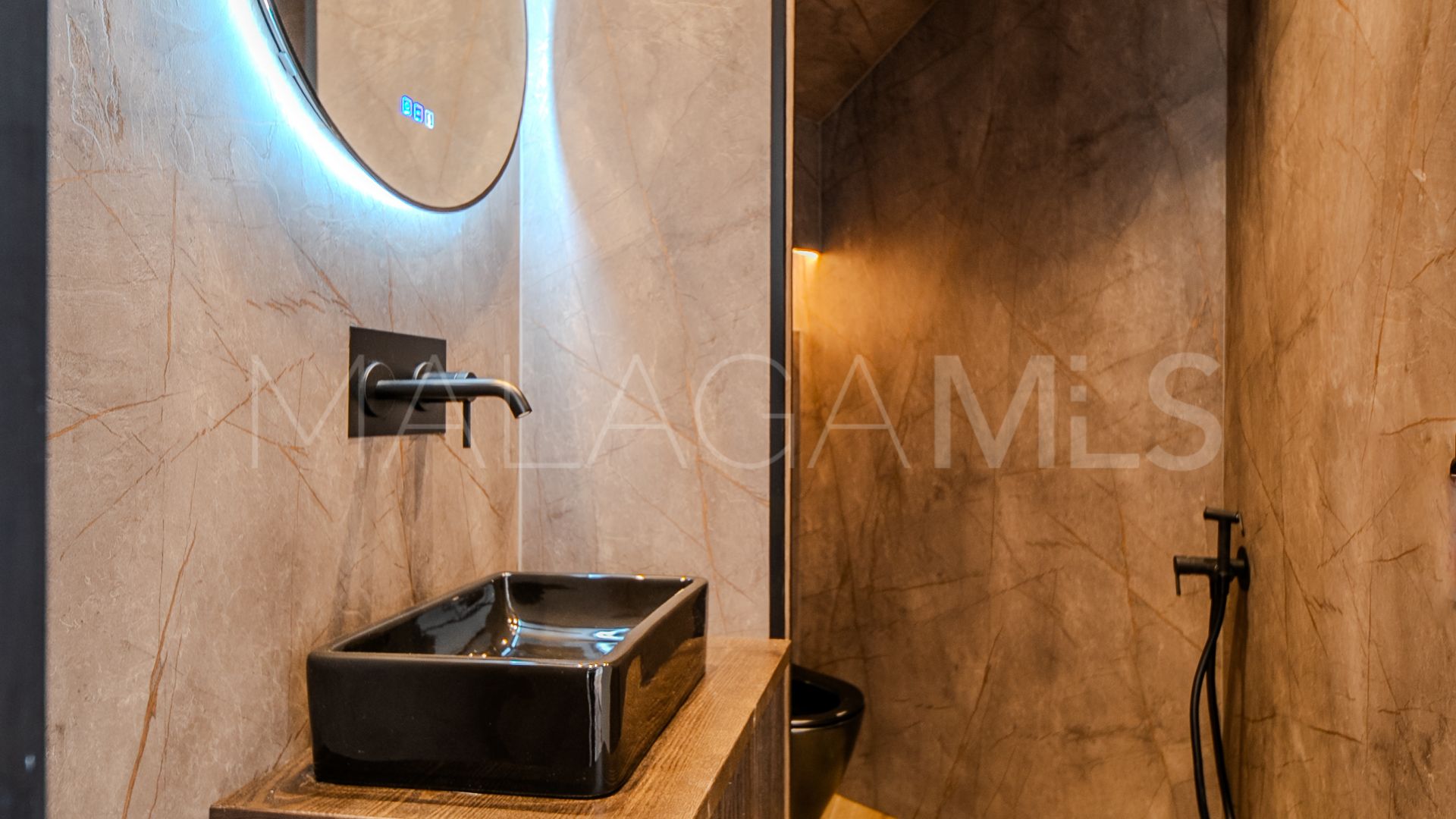 Buy adosado de 3 bedrooms in Estepona Casco Antiguo