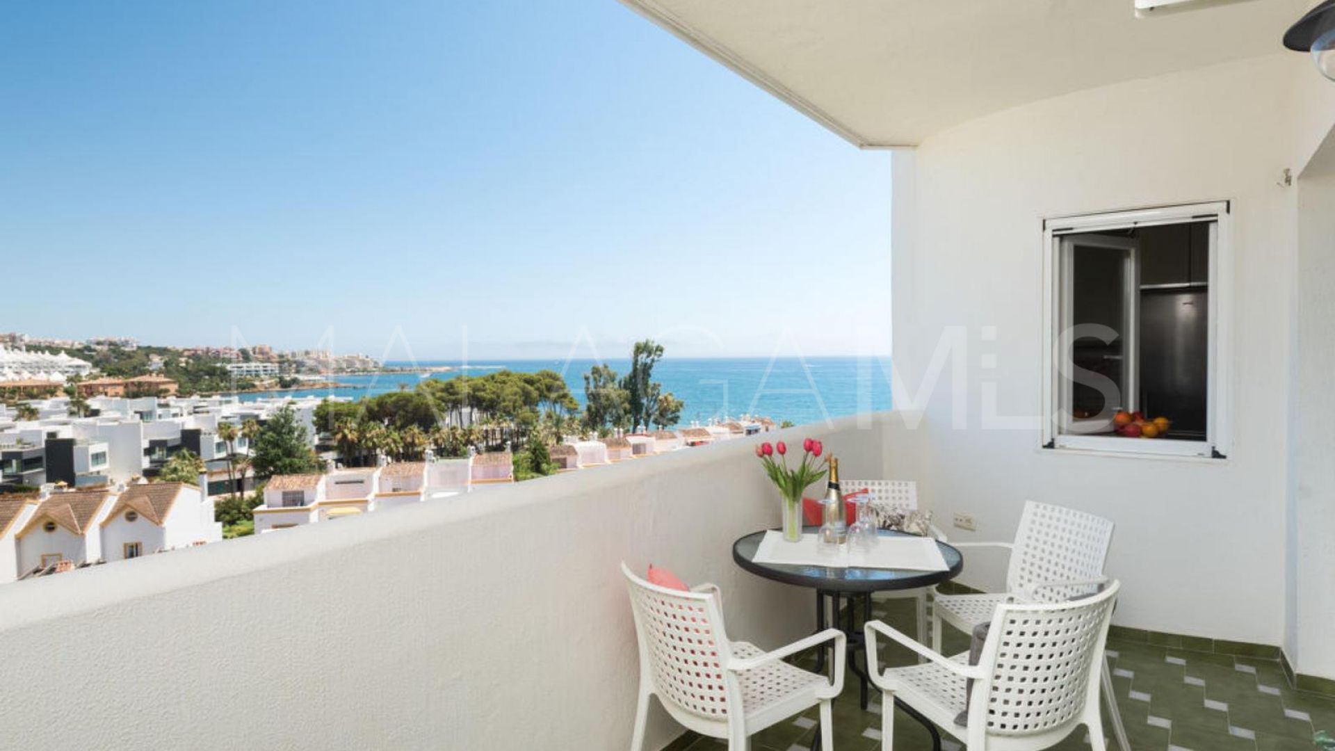Lägenhet for sale in Bahía de Estepona