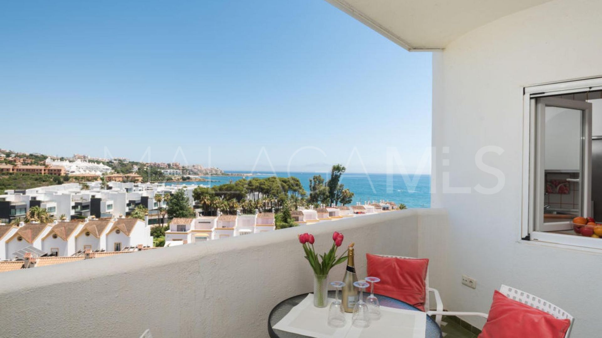 Lägenhet for sale in Bahía de Estepona