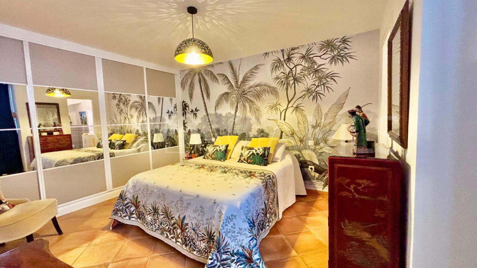 Radhus for sale in Estepona Old Town