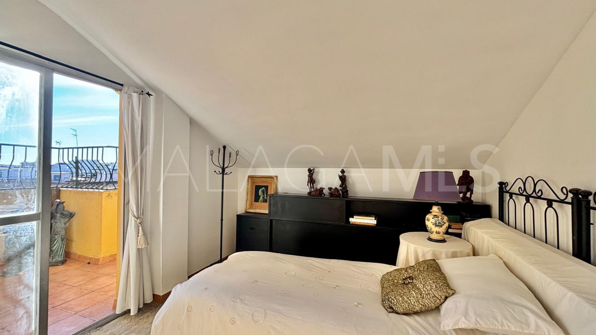 Buy atico duplex in Estepona Casco Antiguo