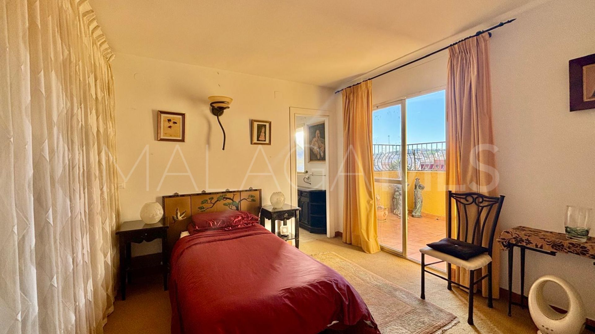 Buy atico duplex in Estepona Casco Antiguo