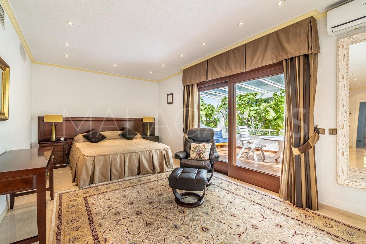 For sale 5 bedrooms villa in Costalita
