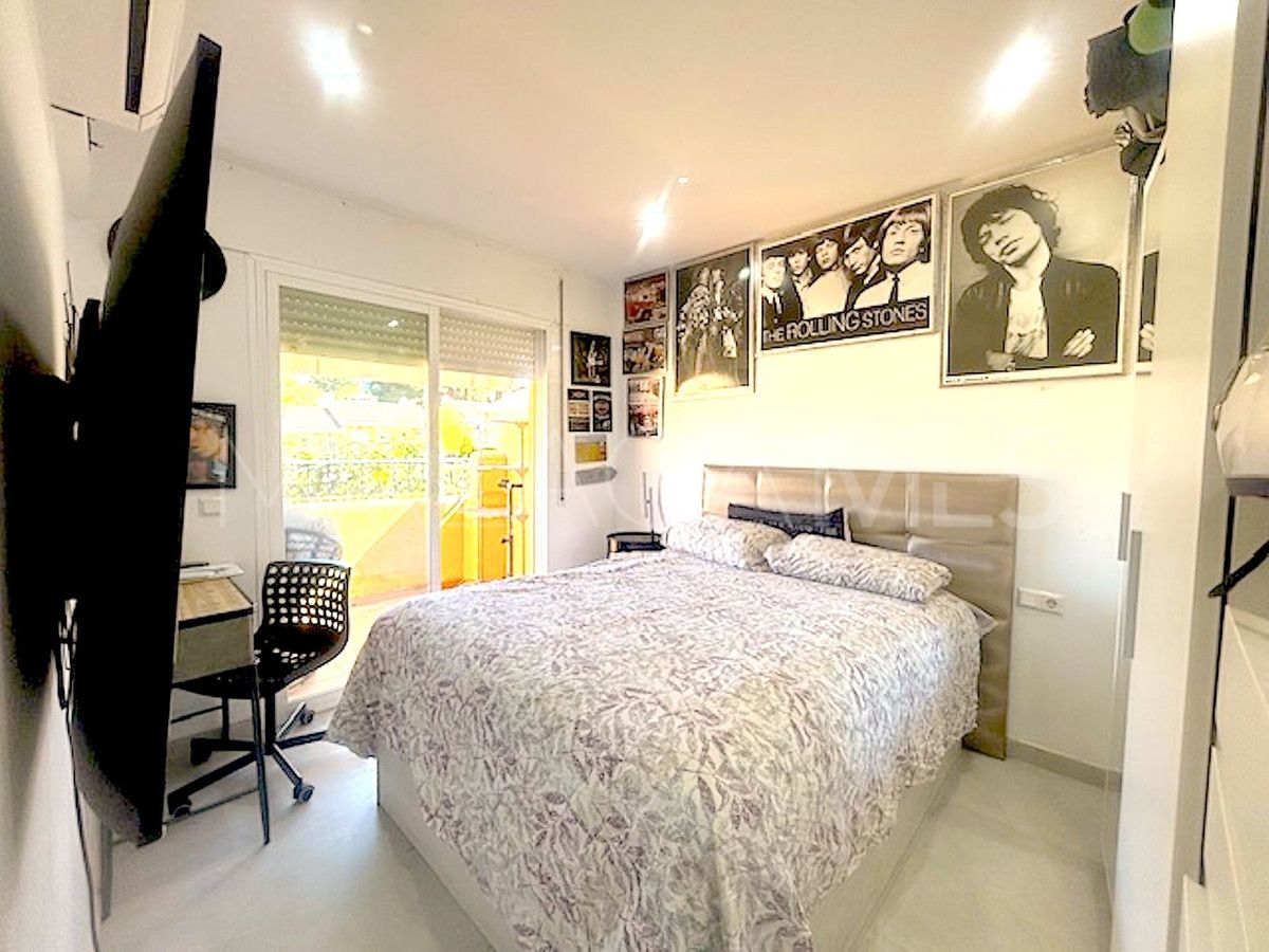 Adosado with 3 bedrooms for sale in New Golden Mile