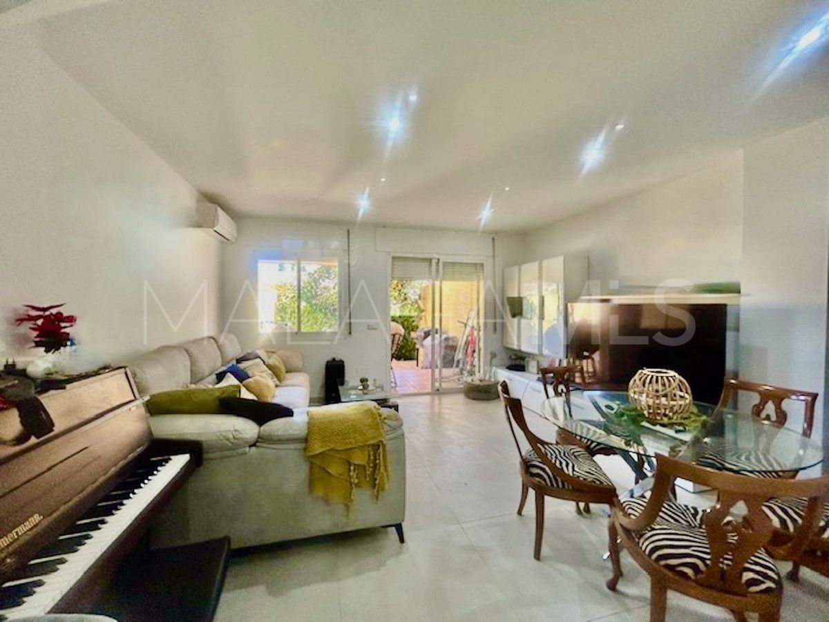 Adosado with 3 bedrooms for sale in New Golden Mile