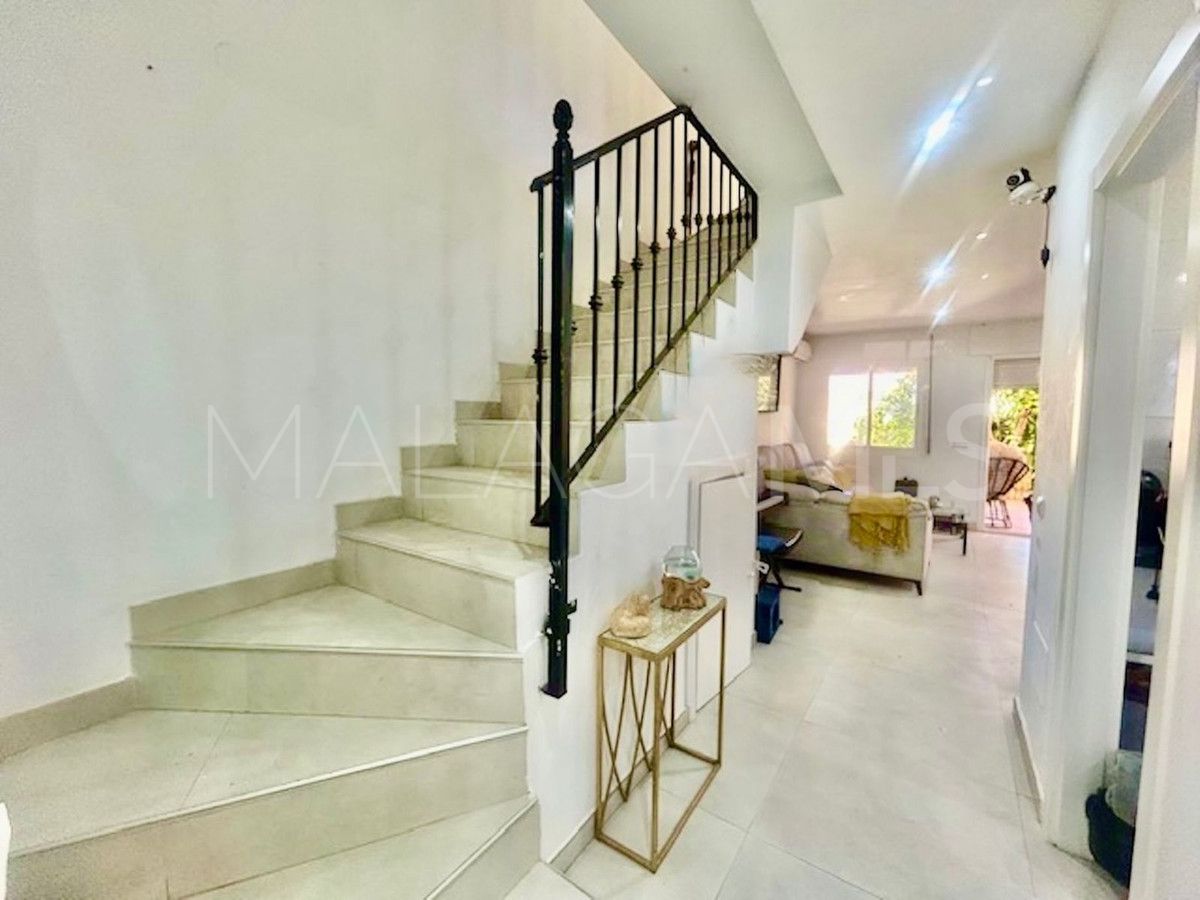 Adosado with 3 bedrooms for sale in New Golden Mile