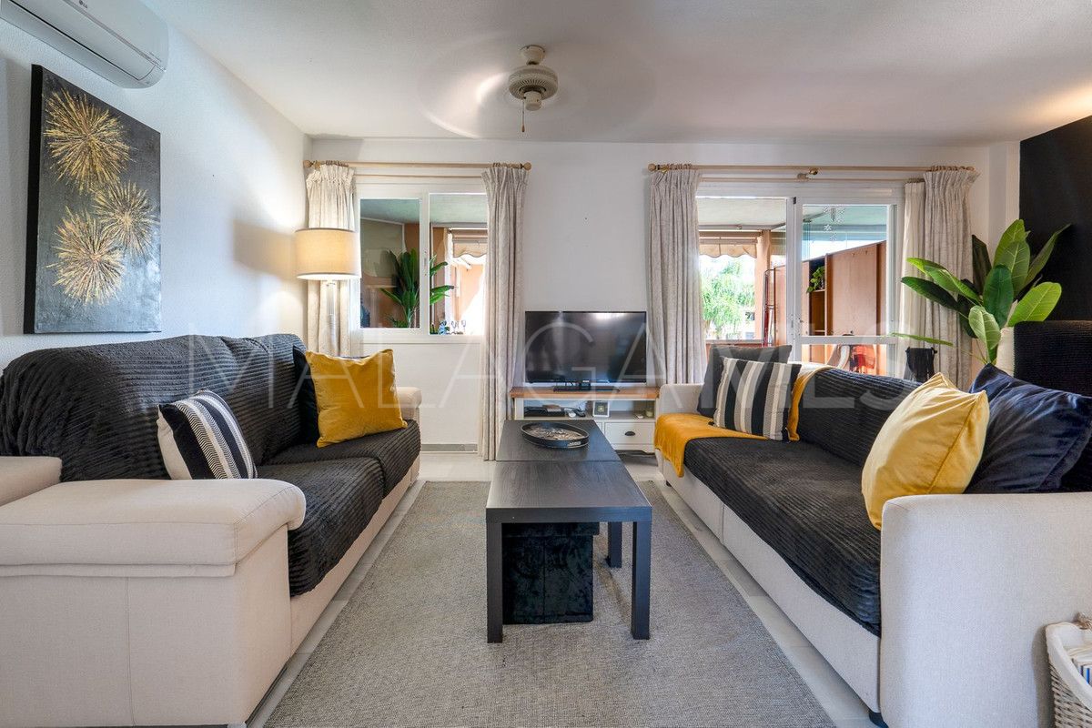 Buy apartment in Cala de Mijas