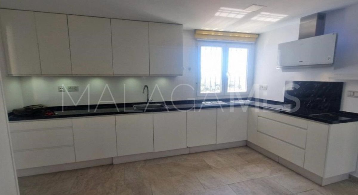 Villa for sale in La Duquesa