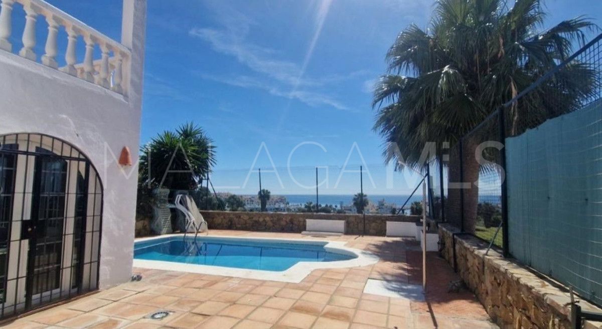 Villa for sale in La Duquesa
