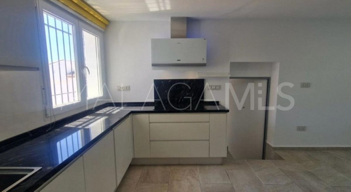 Villa for sale in La Duquesa