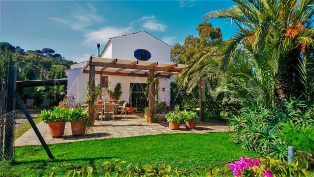 Villa for sale in Selwo