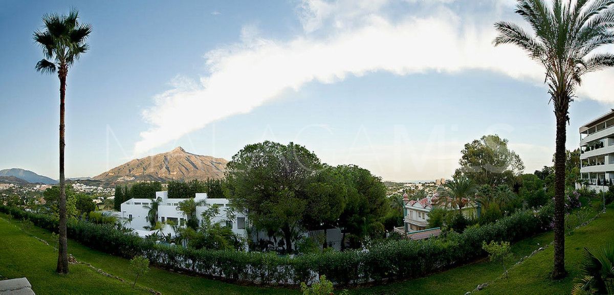 Markplanslägenhet for sale in Nueva Andalucia