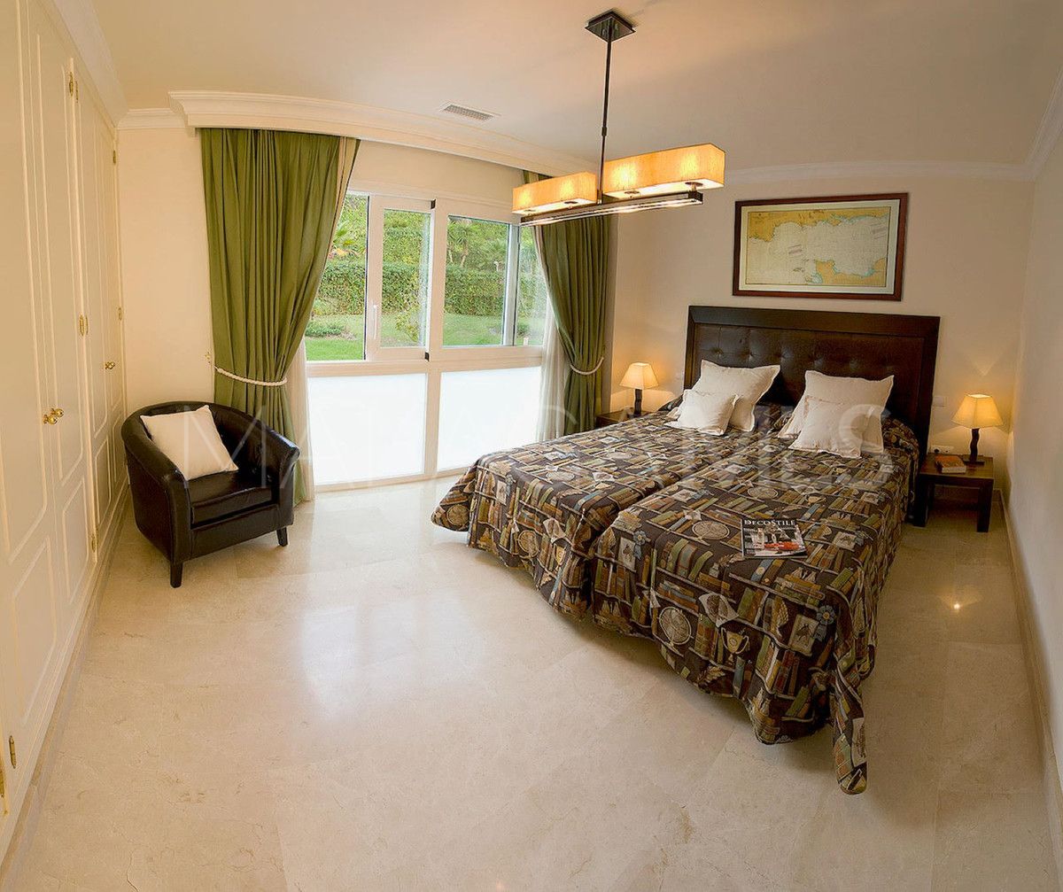 Markplanslägenhet for sale in Nueva Andalucia