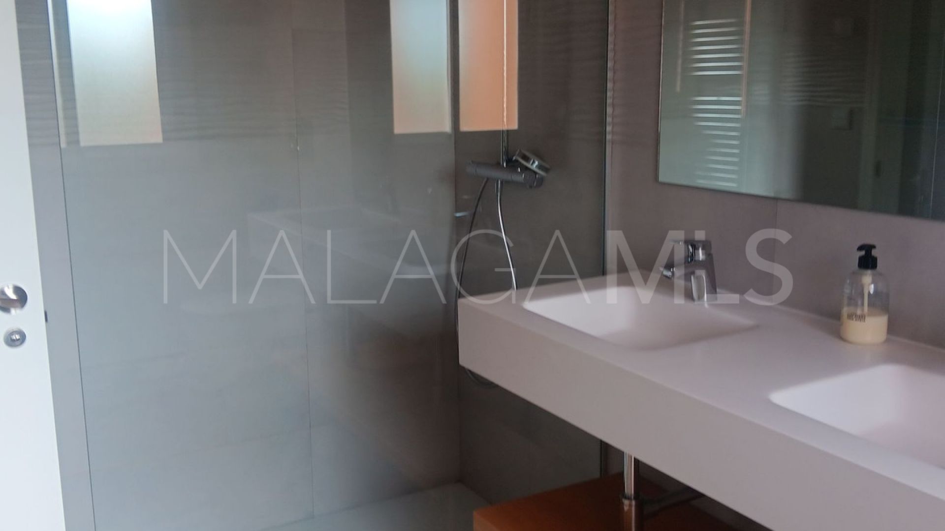 Villa for sale in Benahavis de 3 bedrooms
