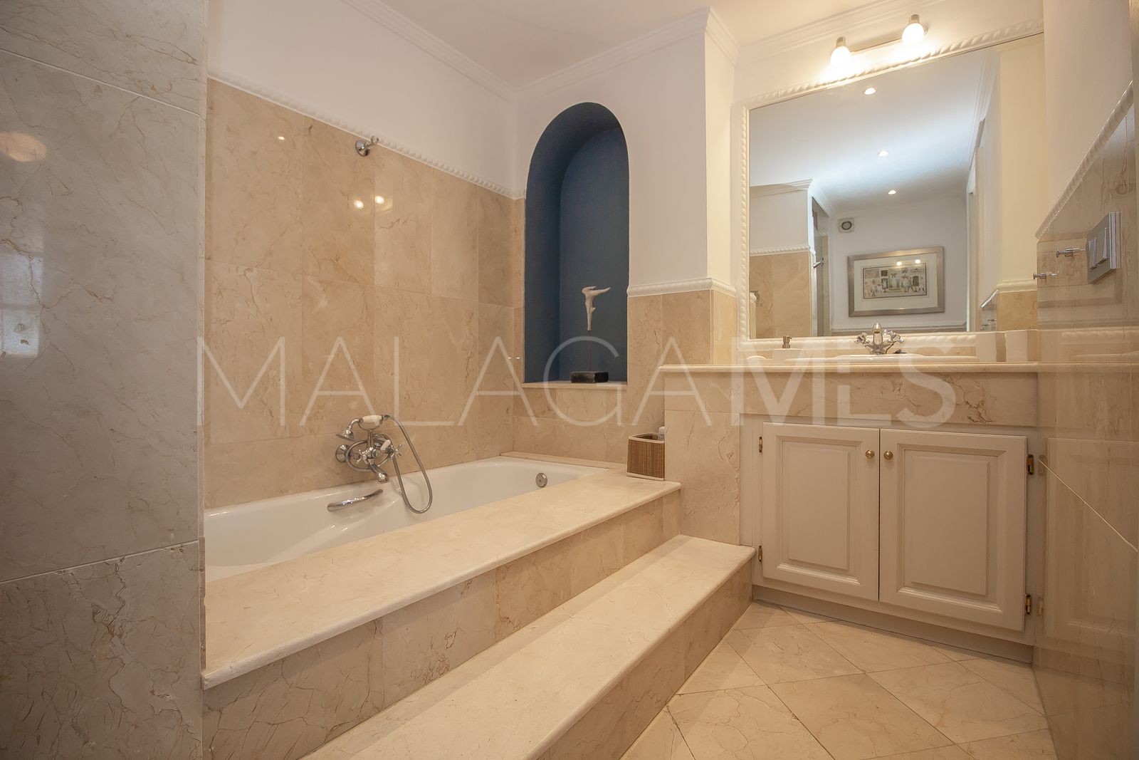 For sale town house with 2 bedrooms in La Heredia