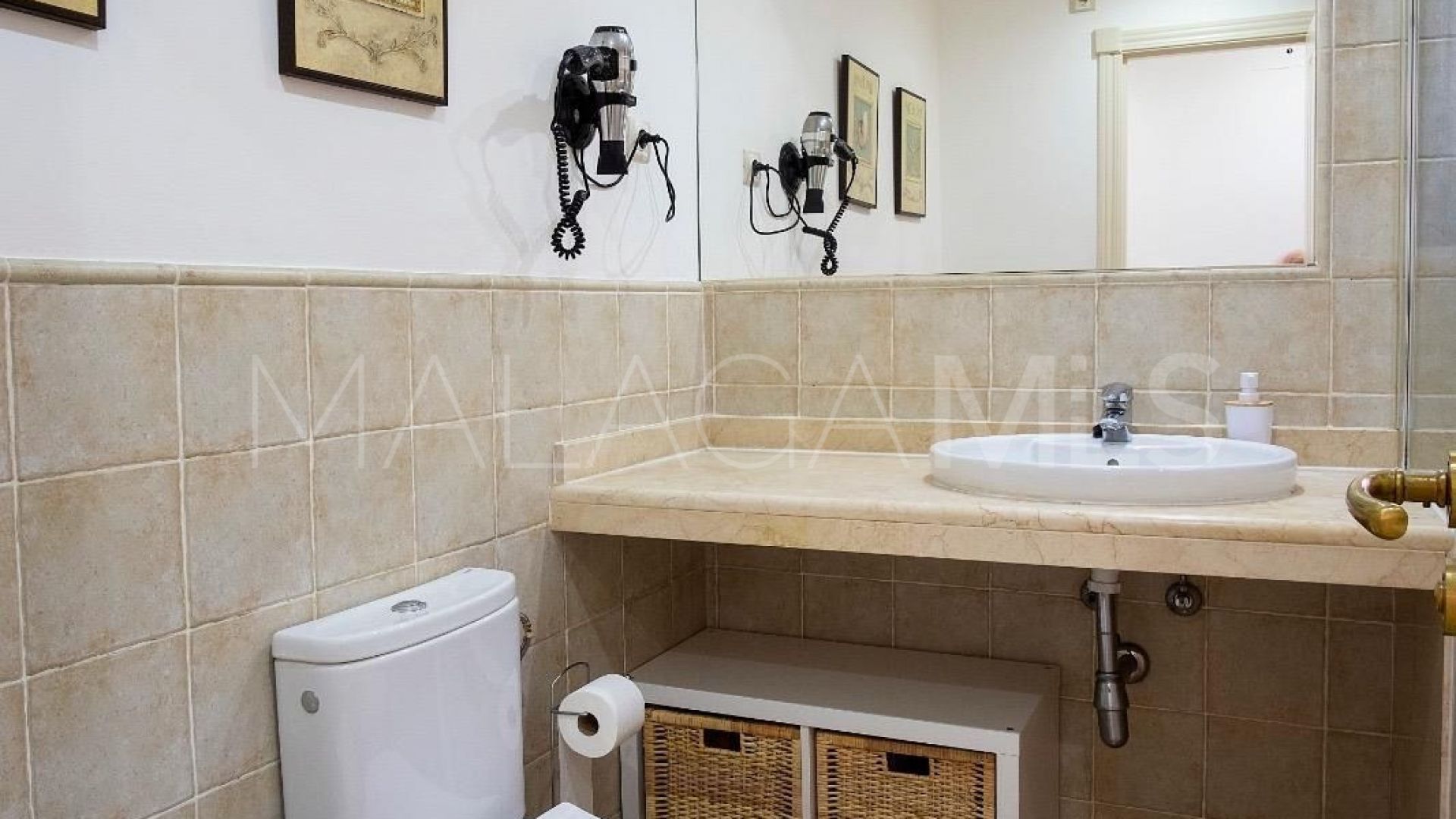 Erdgeschosswohnung for sale in Estepona