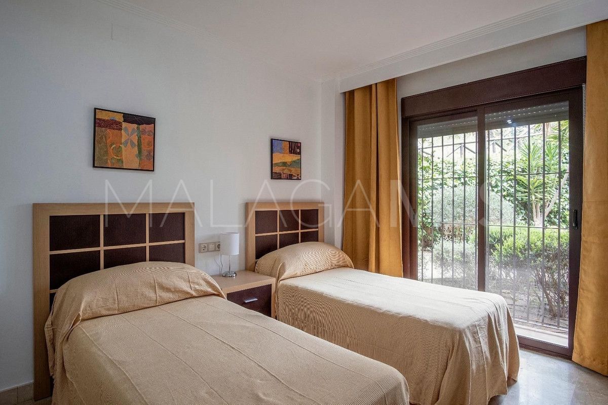 Erdgeschosswohnung for sale in Estepona