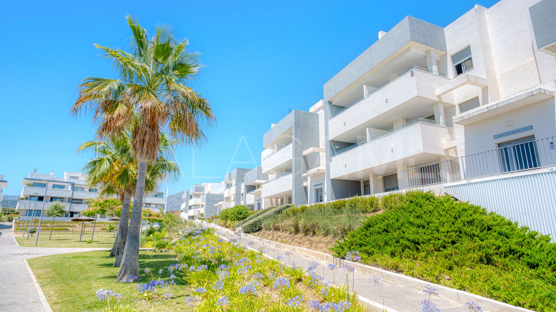Markplanslägenhet for sale in Estepona