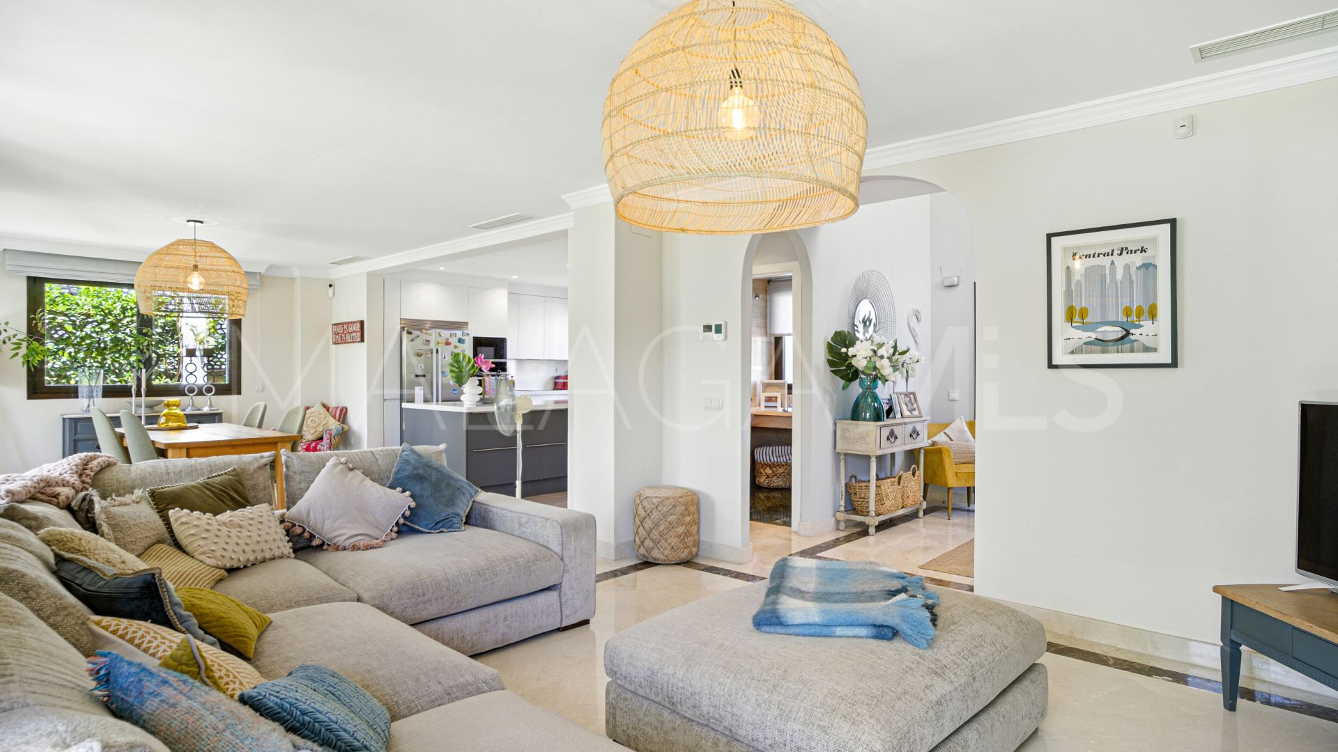 Villa a la venta with 3 bedrooms in Azata Golf