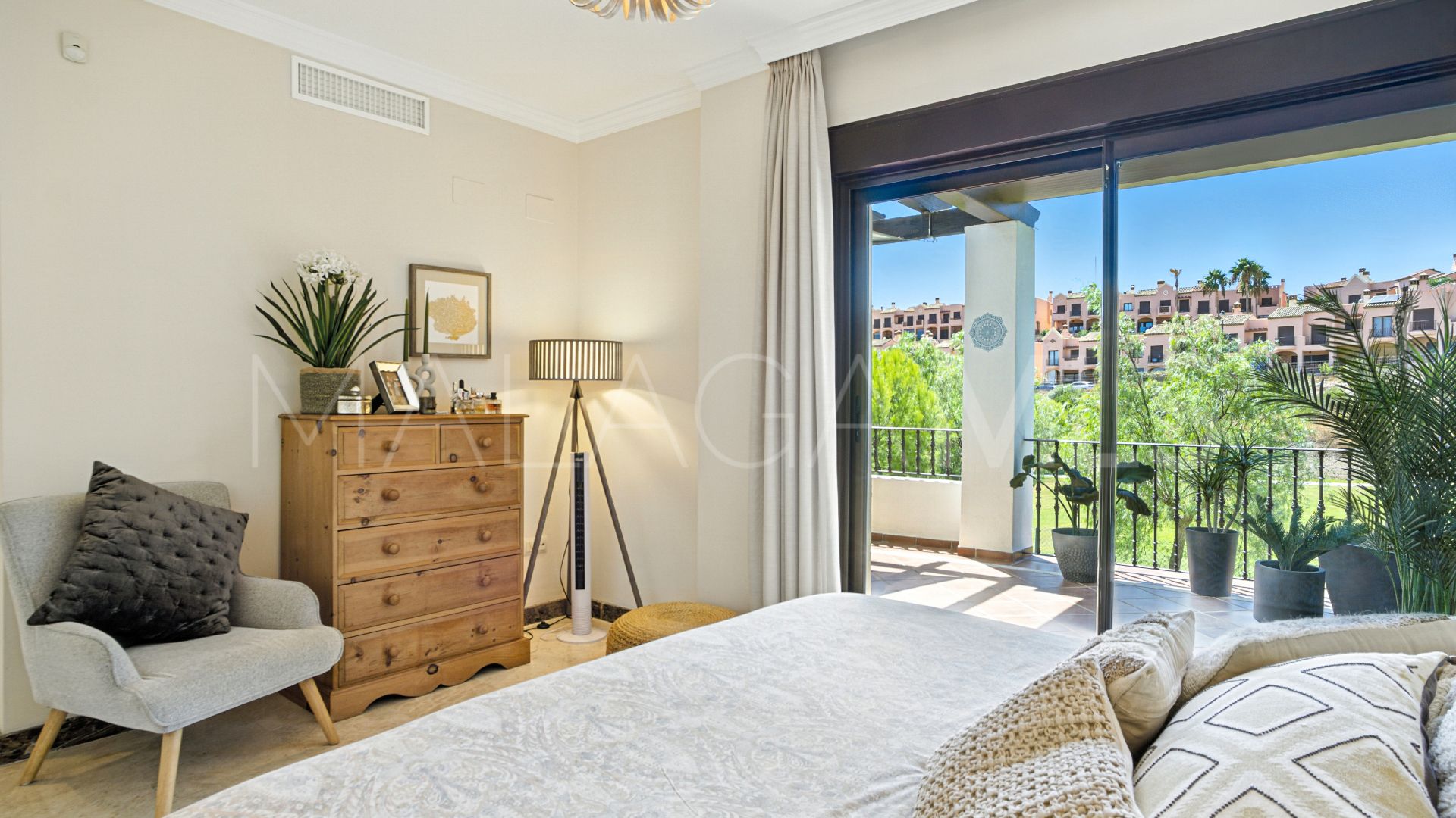 Villa a la venta with 3 bedrooms in Azata Golf