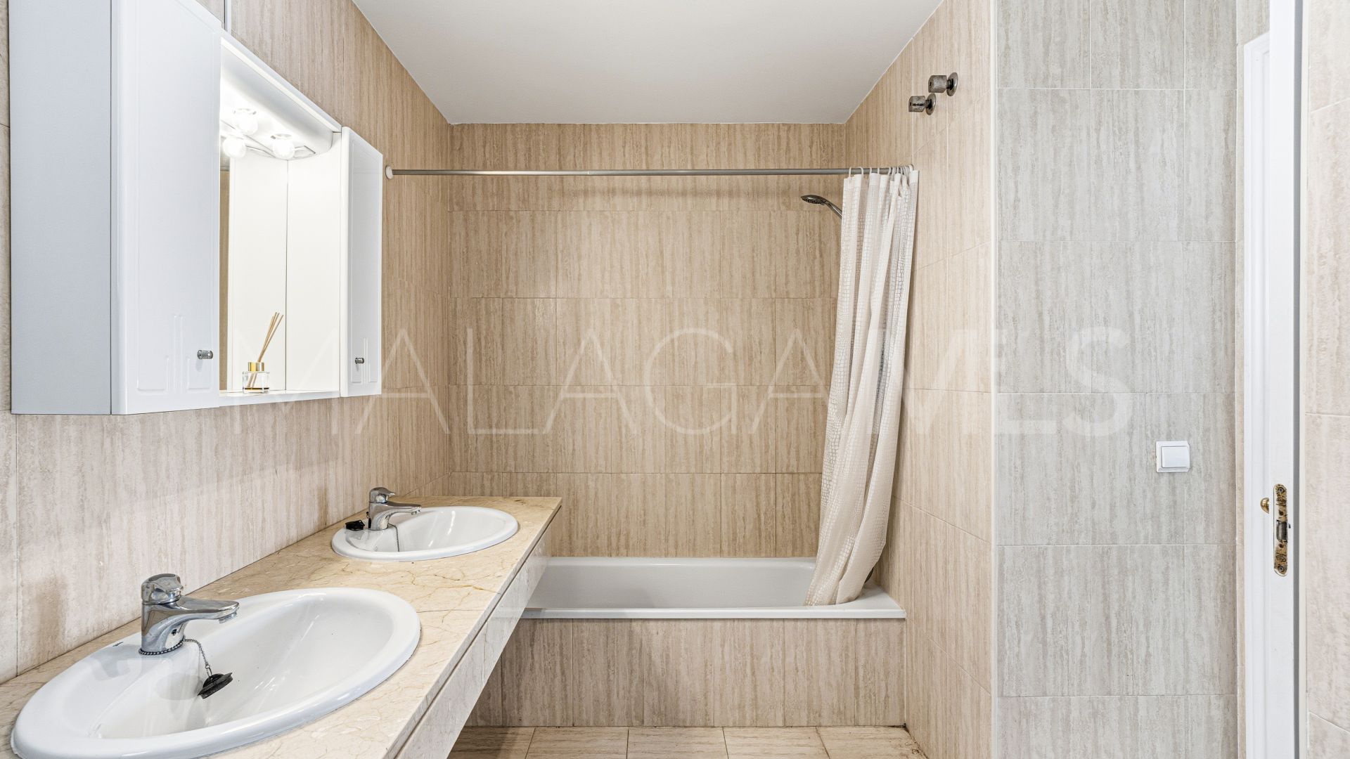 Ático for sale in Calahonda with 3 bedrooms