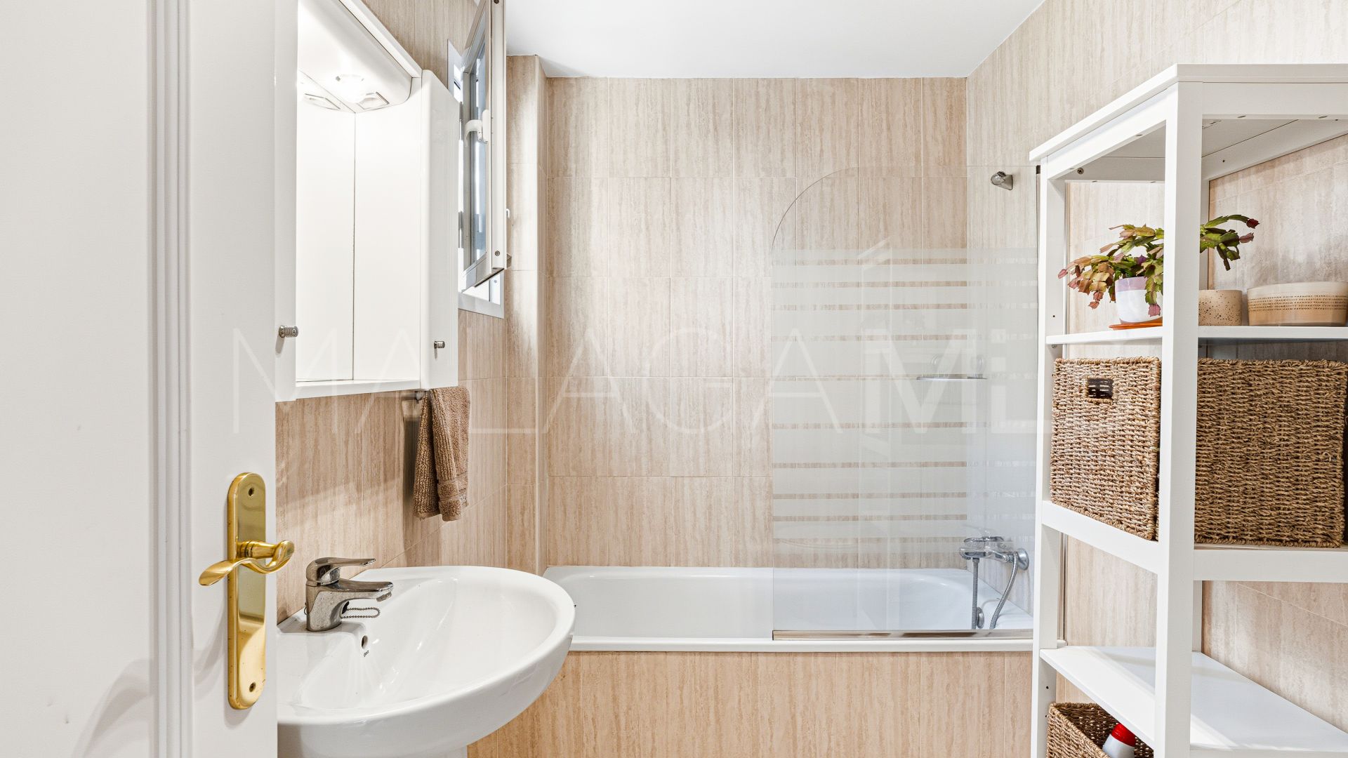 Ático for sale in Calahonda with 3 bedrooms