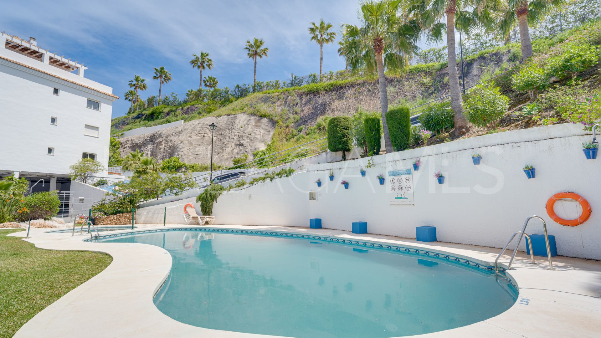 Ático for sale in Calahonda with 3 bedrooms