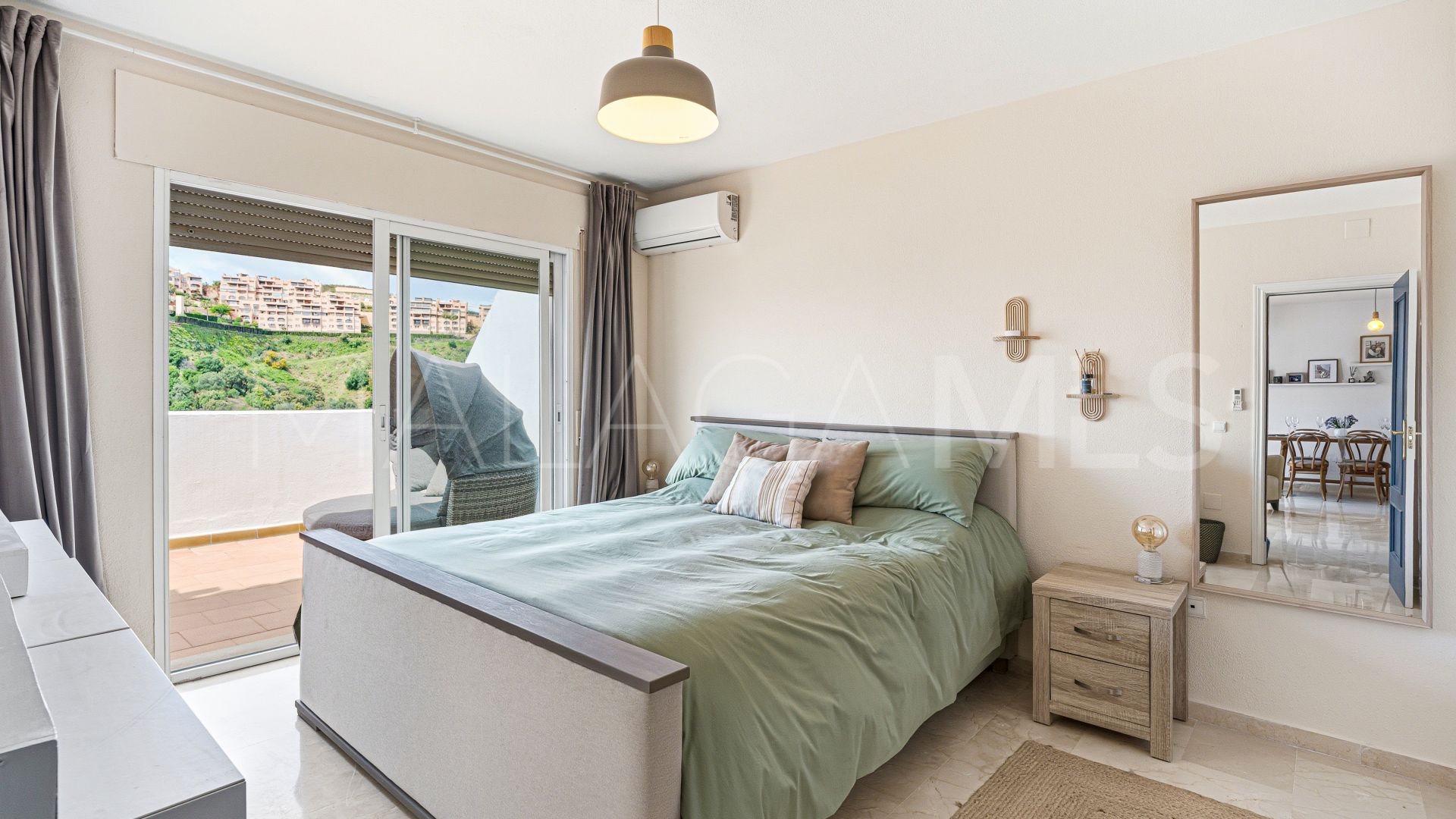 Ático for sale in Calahonda with 3 bedrooms