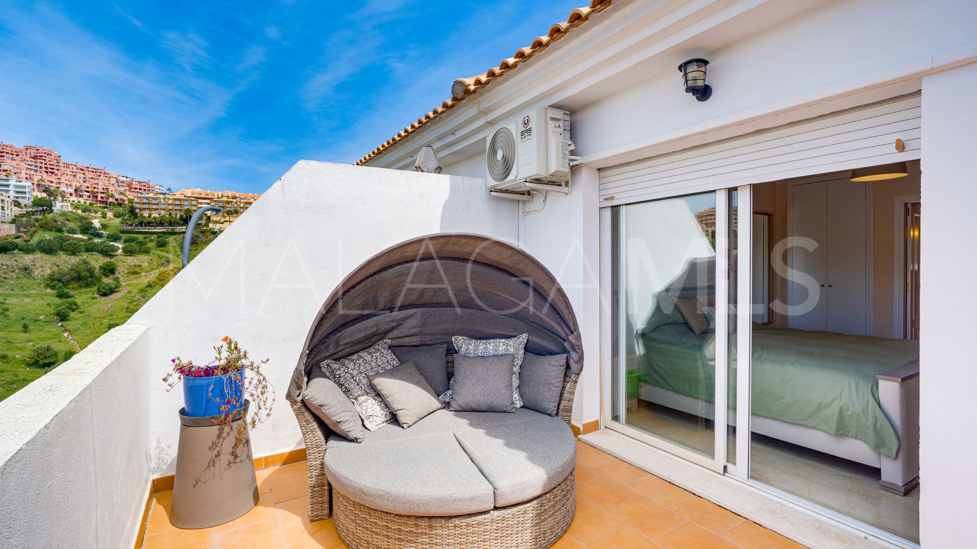 Ático for sale in Calahonda with 3 bedrooms