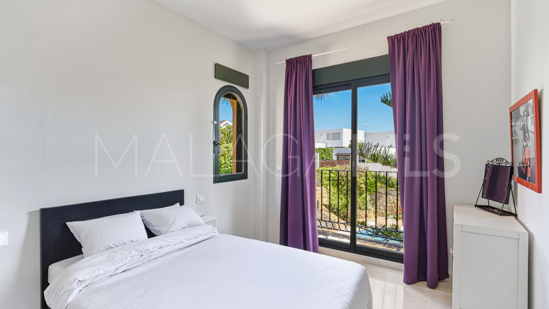 La Duquesa, pareado de 4 bedrooms for sale