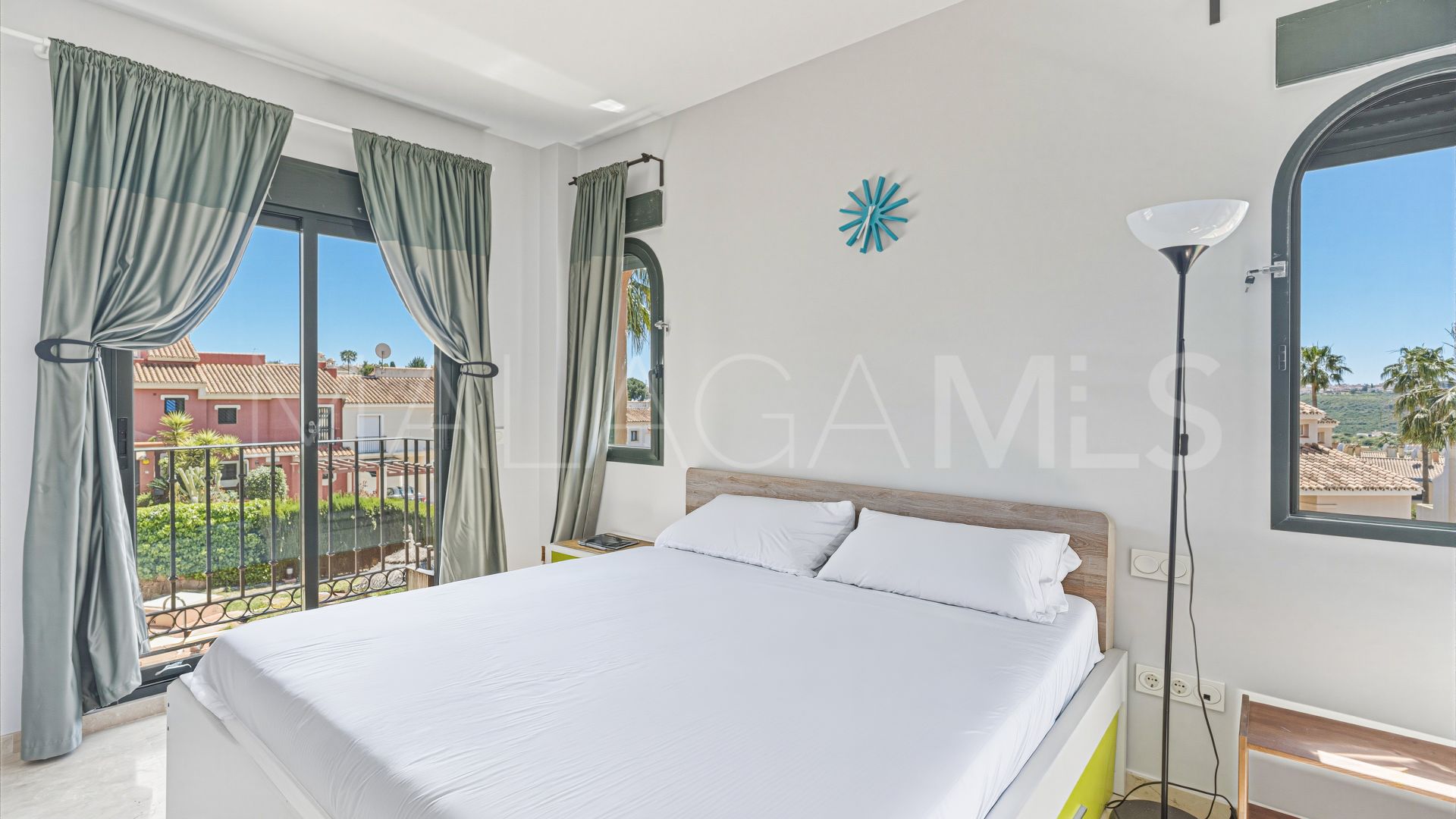 La Duquesa, pareado de 4 bedrooms for sale