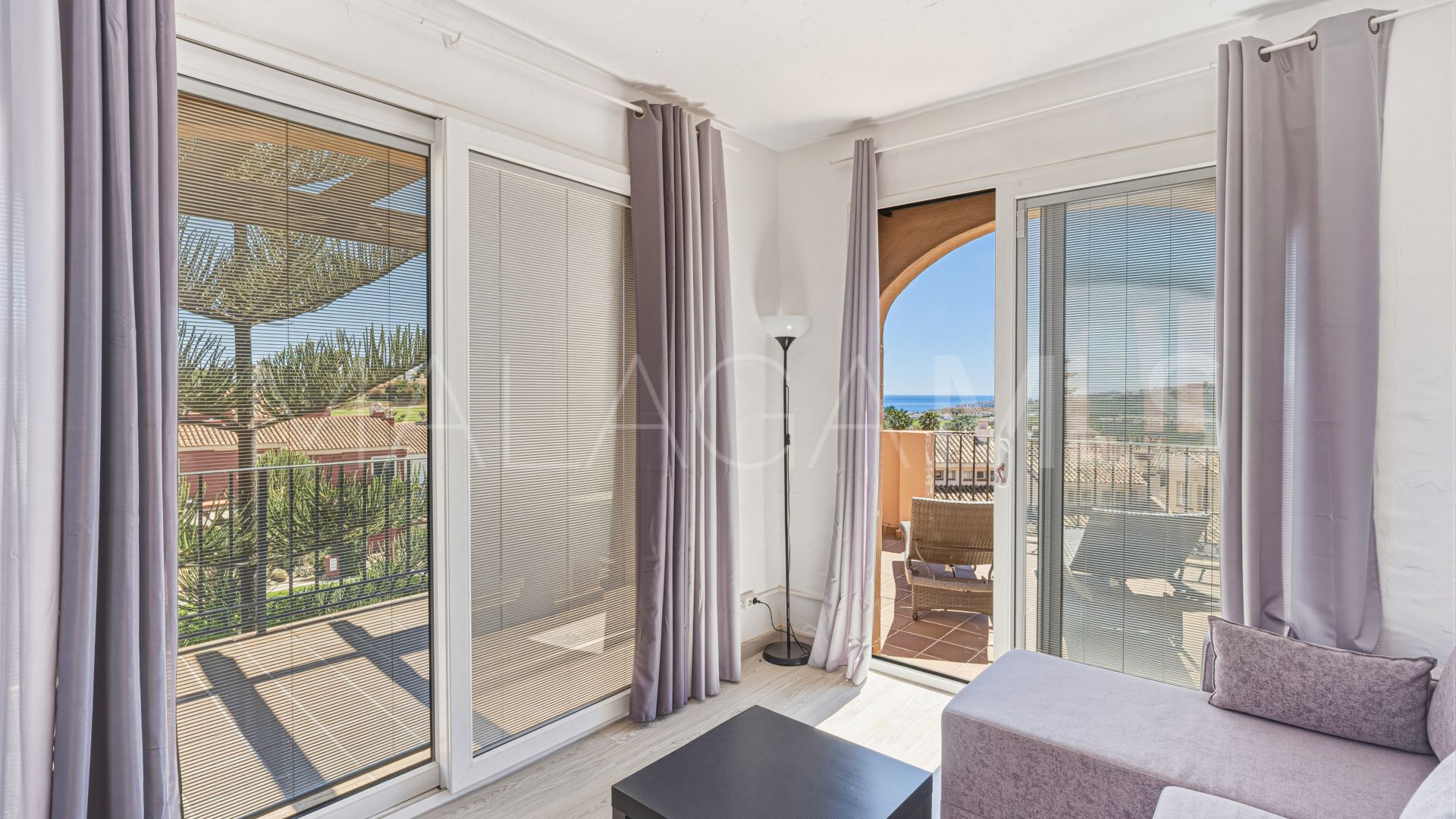 La Duquesa, pareado de 4 bedrooms for sale