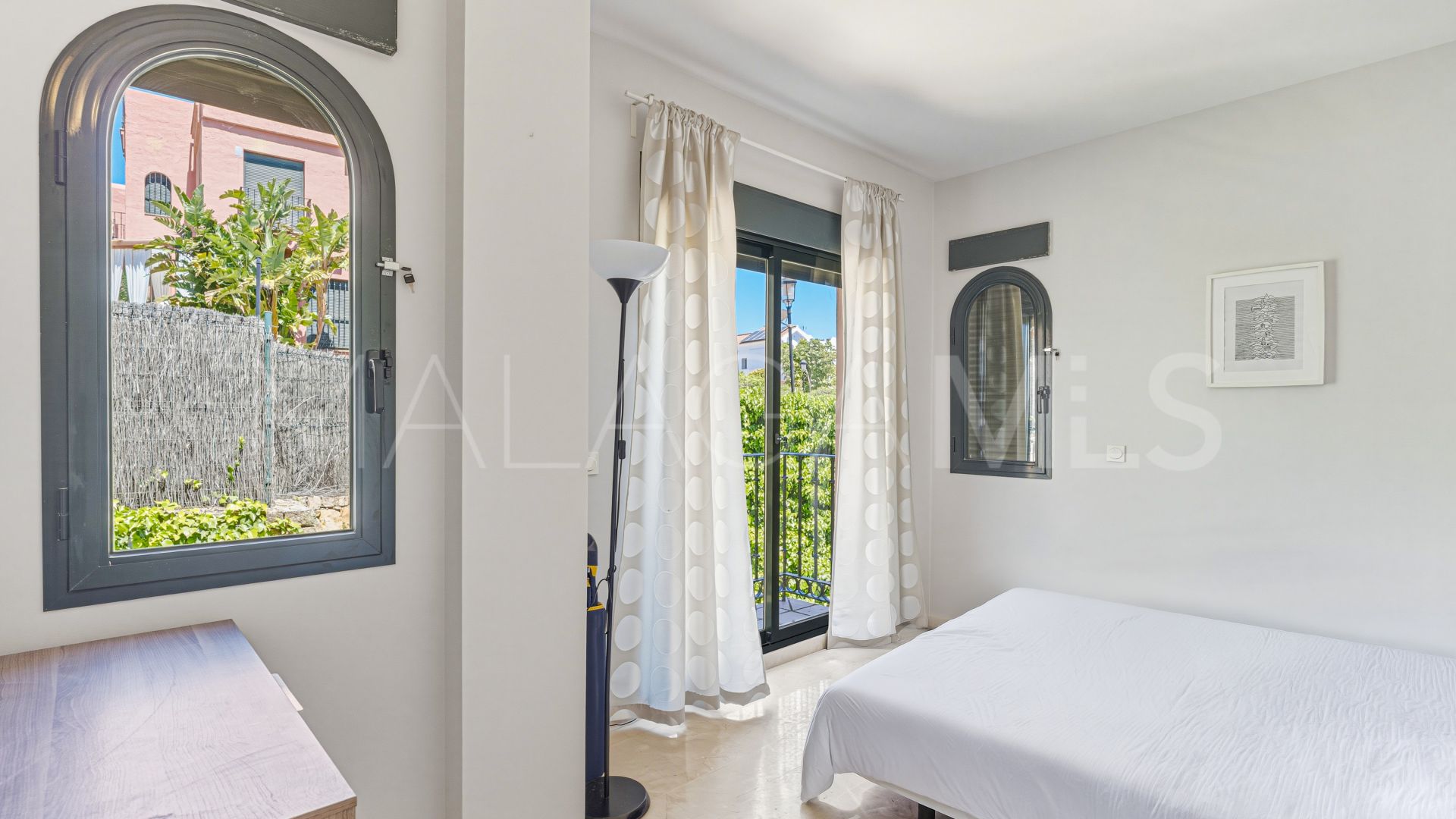 La Duquesa, pareado de 4 bedrooms for sale