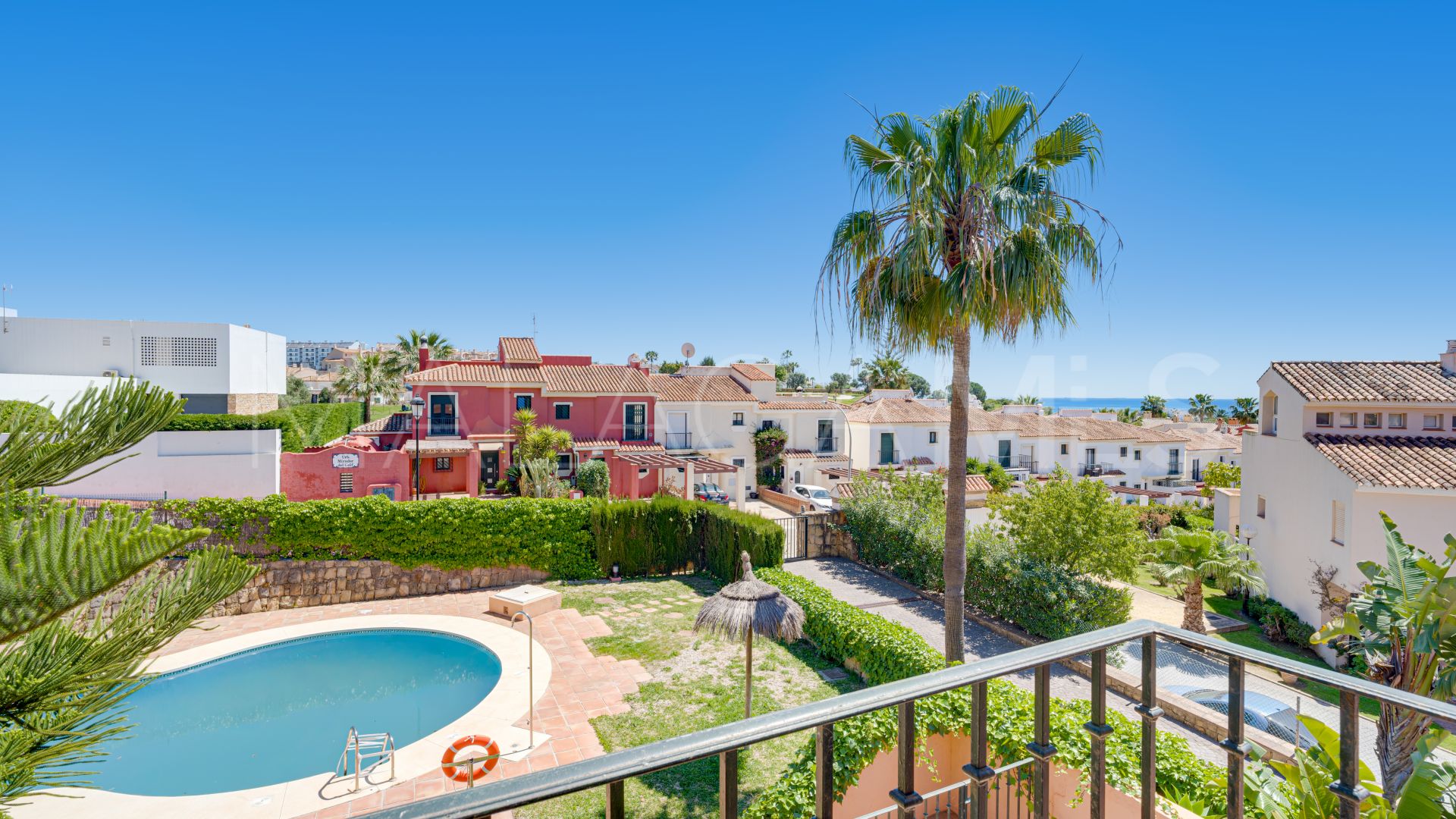 La Duquesa, pareado de 4 bedrooms for sale