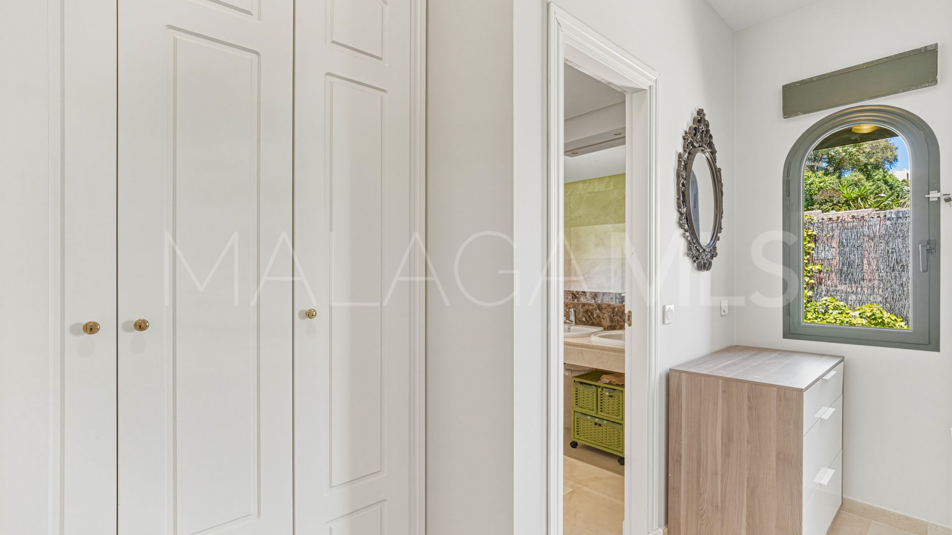 La Duquesa, pareado de 4 bedrooms for sale