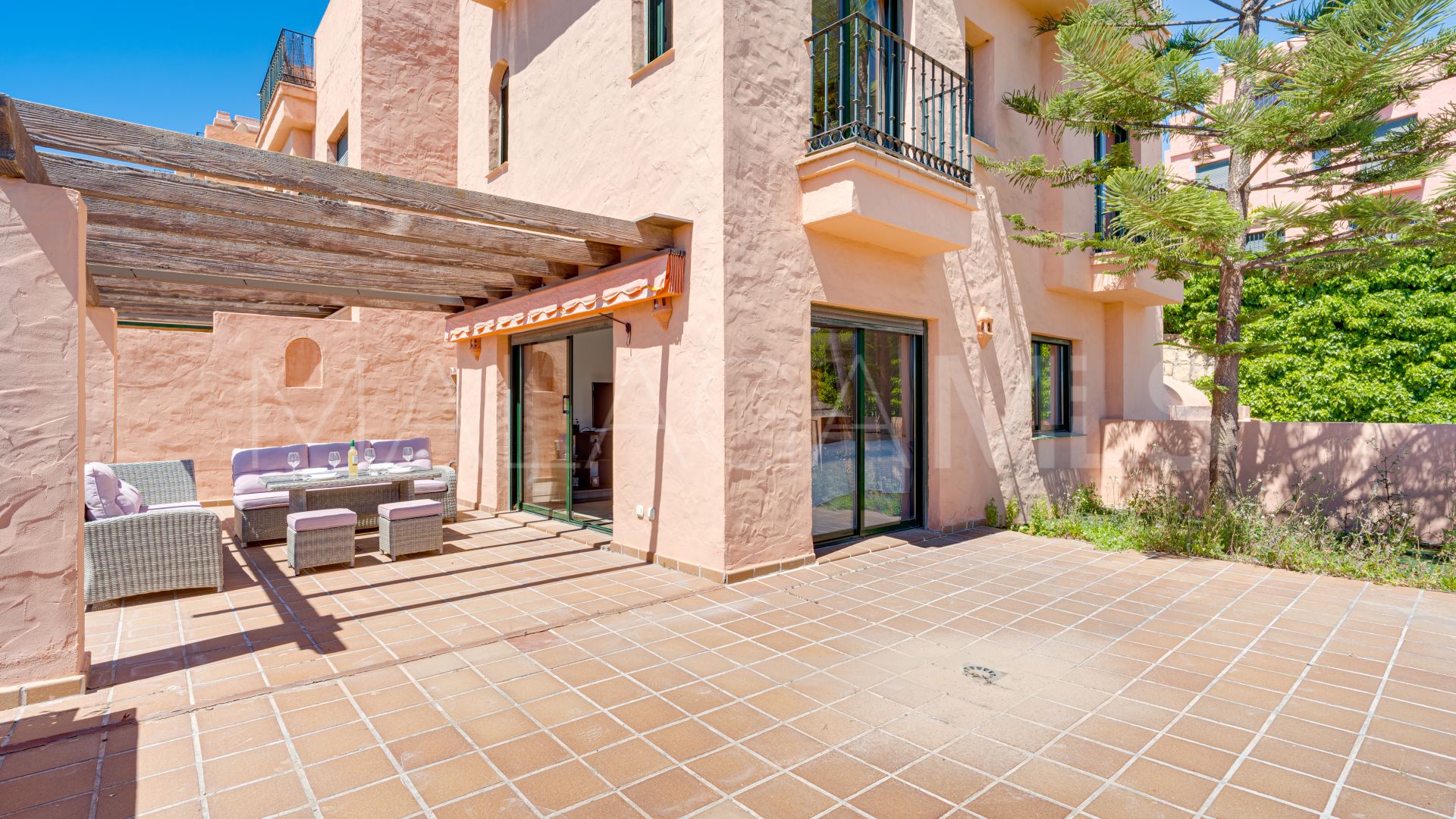 La Duquesa, pareado de 4 bedrooms for sale