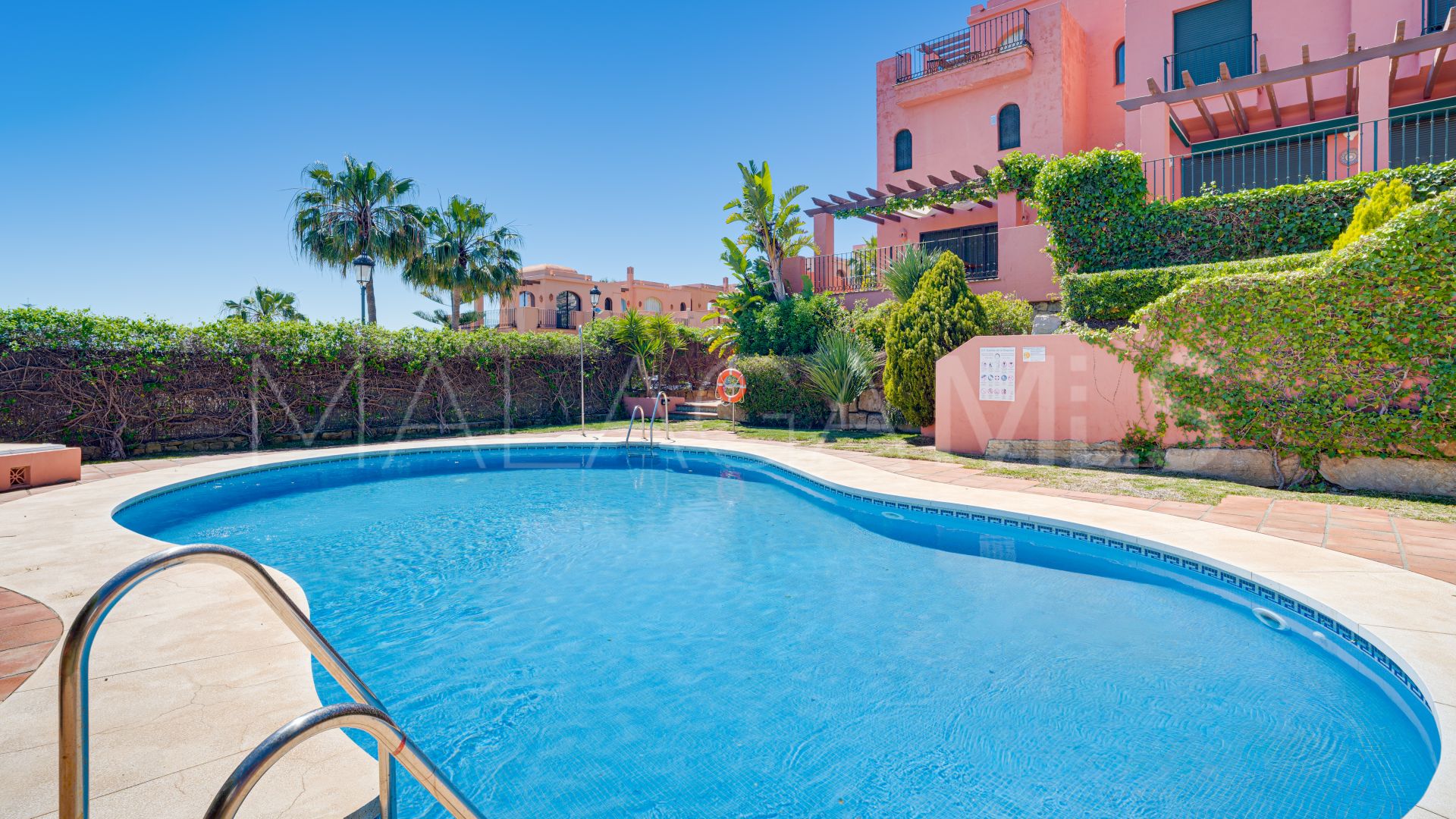 La Duquesa, pareado de 4 bedrooms for sale