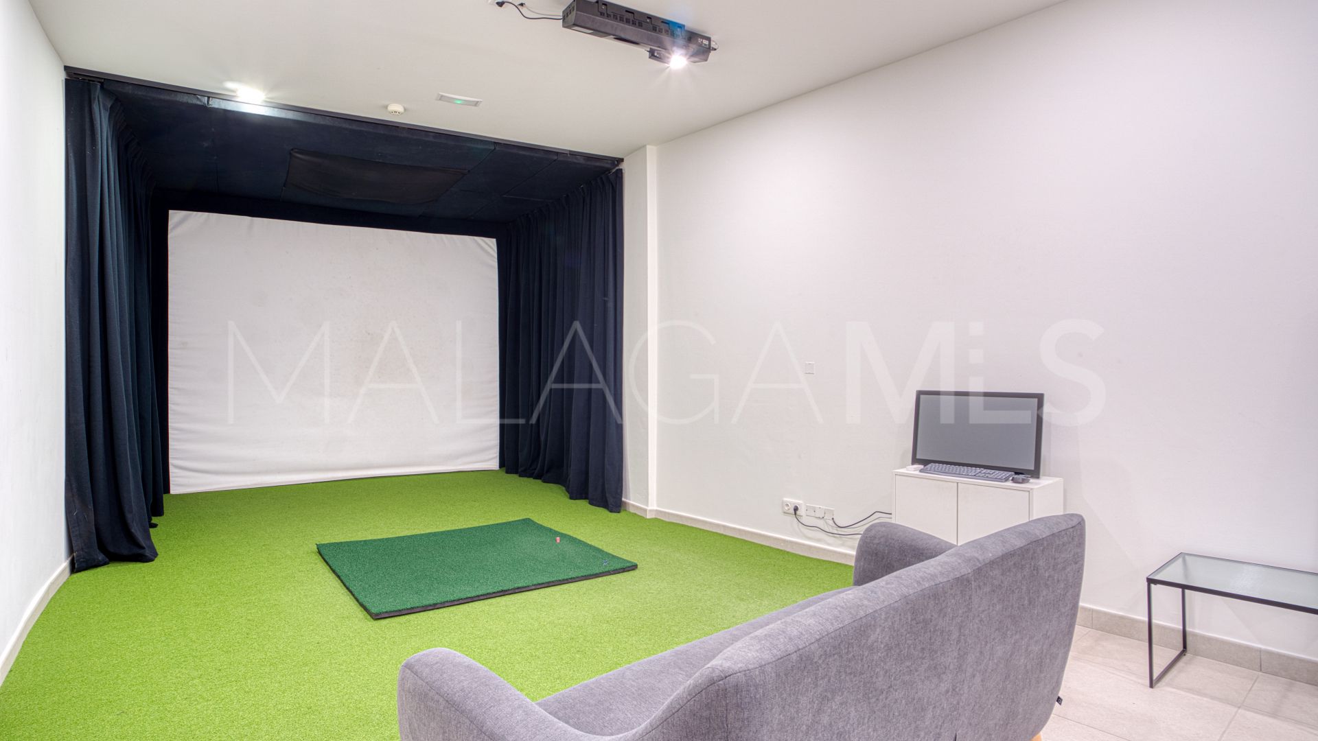 Ground floor apartment for sale in Cala de Mijas with 3 bedrooms