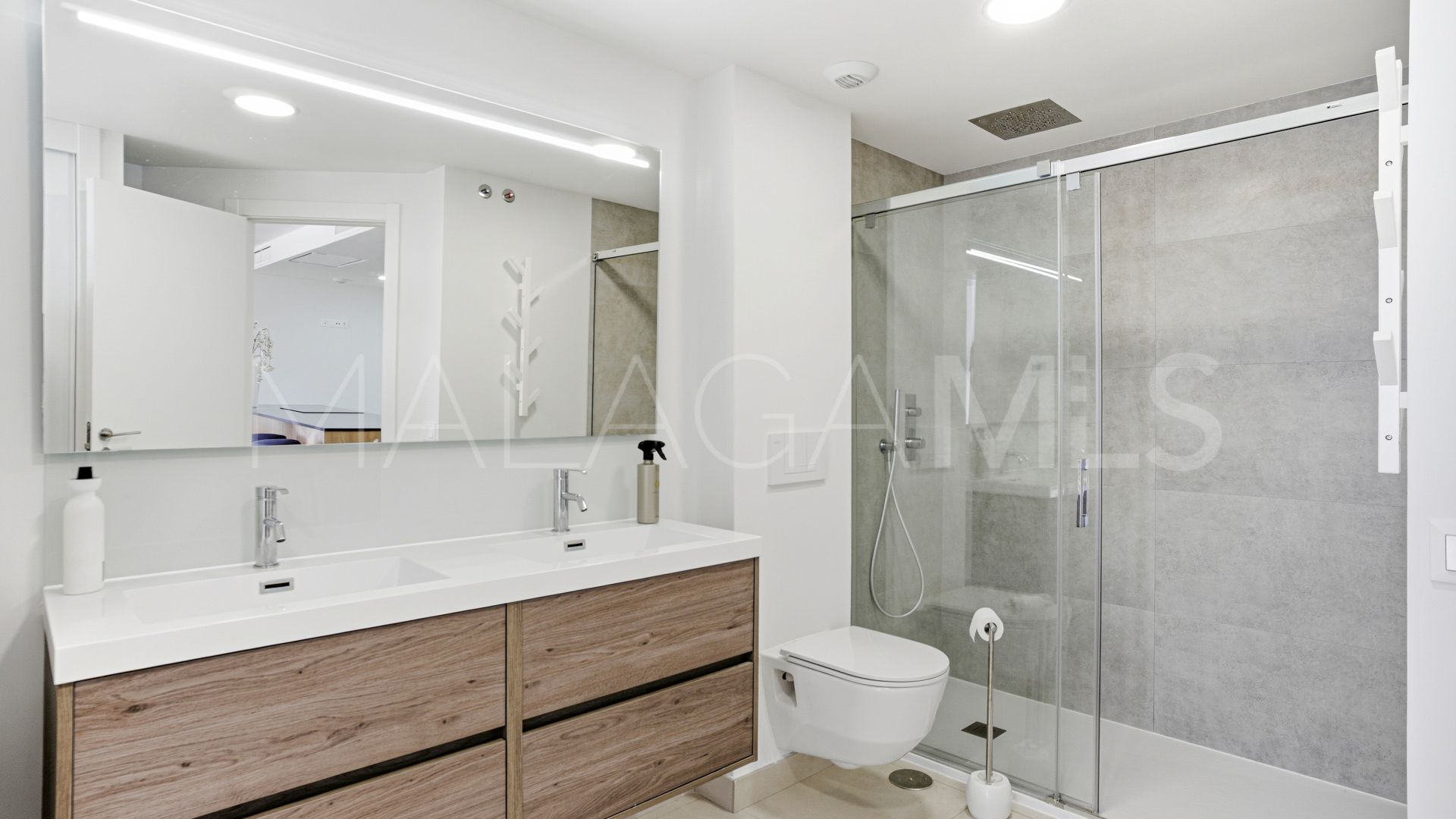 Ground floor apartment for sale in Cala de Mijas with 3 bedrooms