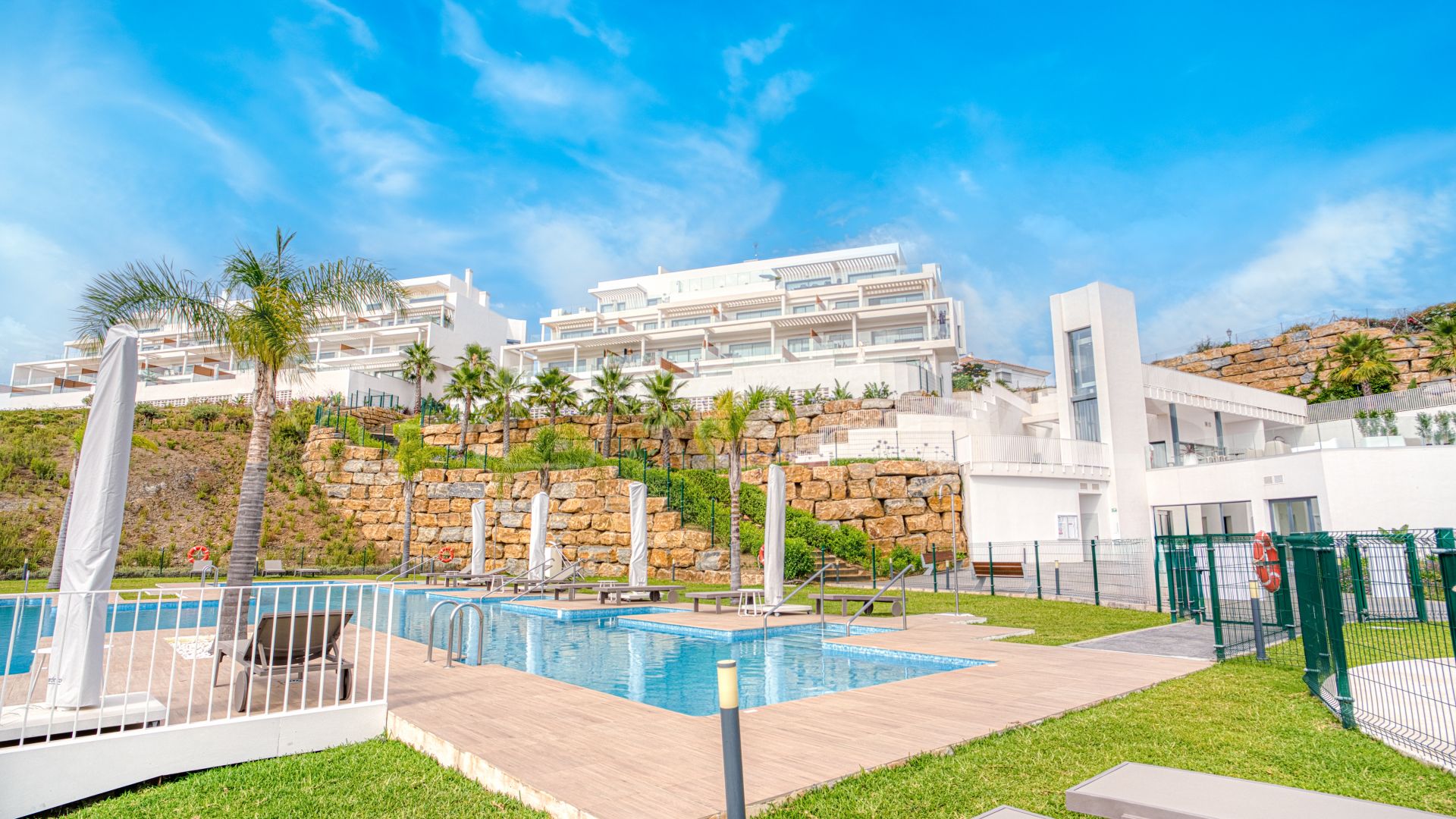 Ground floor apartment for sale in Cala de Mijas with 3 bedrooms