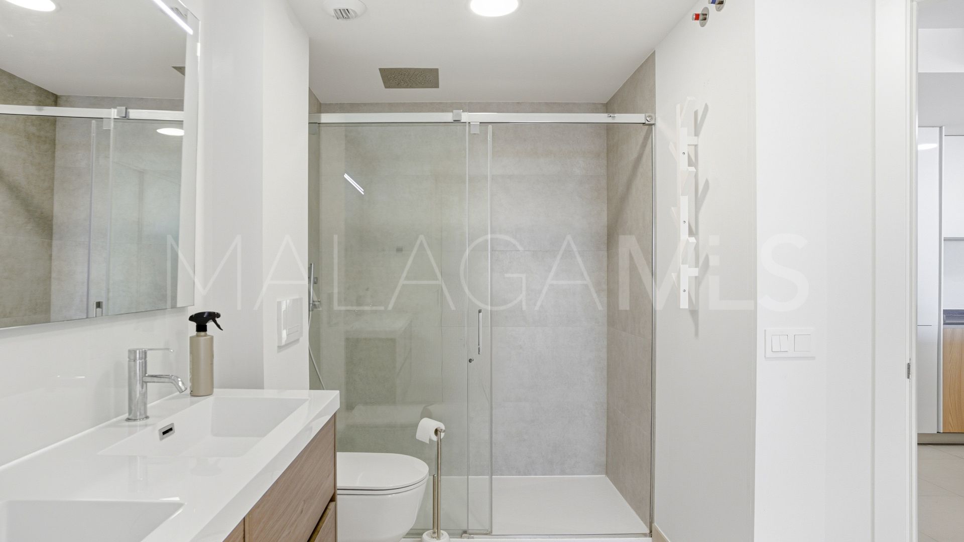 Ground floor apartment for sale in Cala de Mijas with 3 bedrooms